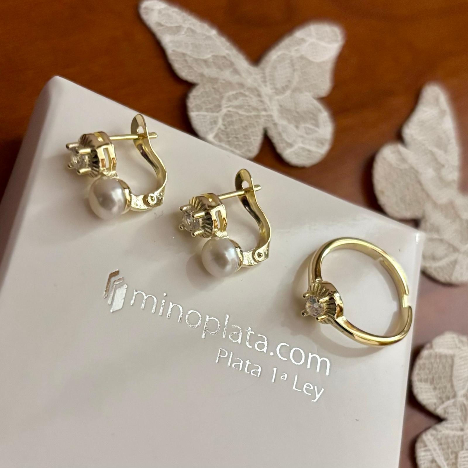 Conjunto de Pendientes y Anillo ajustable de Plata chapada en Oro con Perlas cultivadas y Circonitas