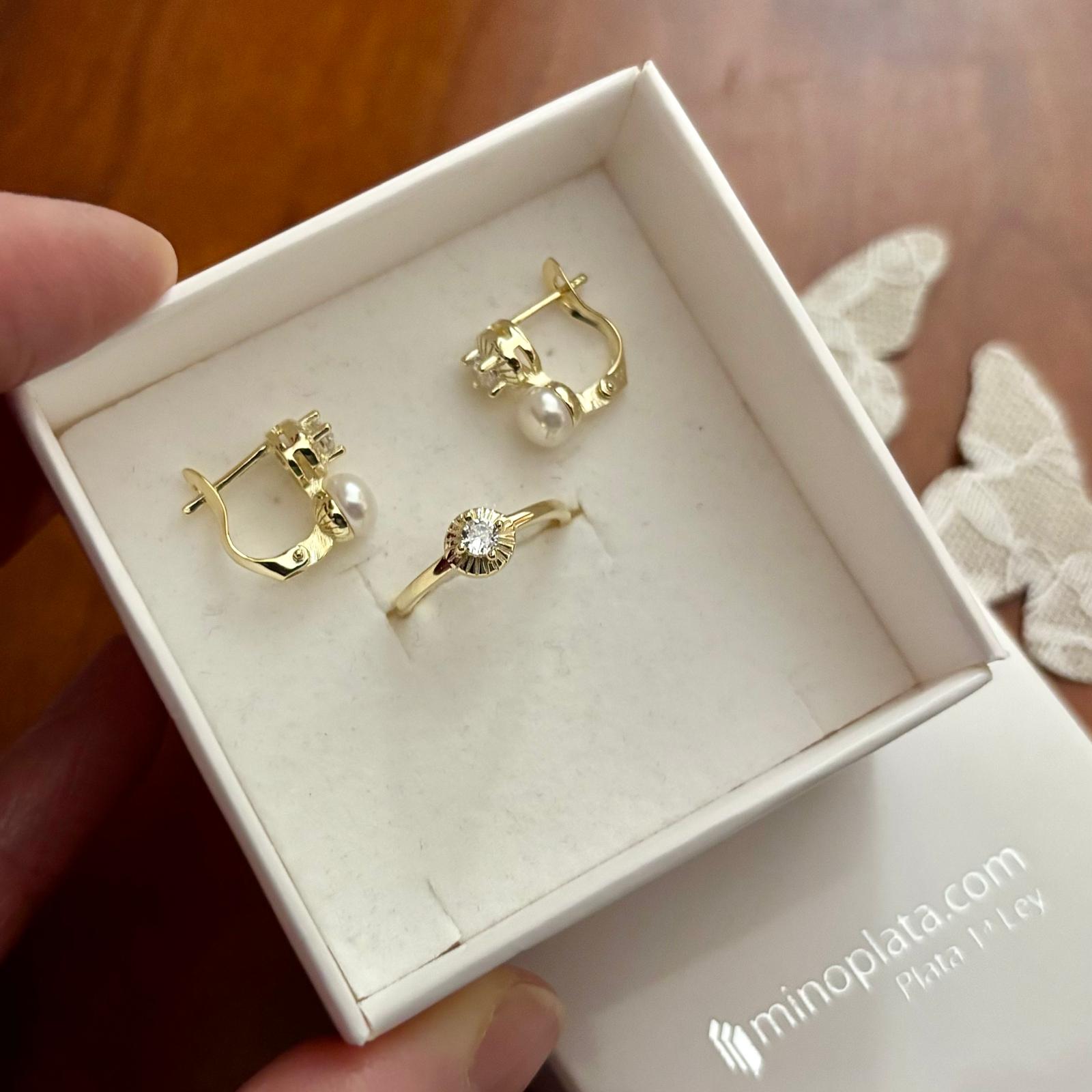 Conjunto de Pendientes y Anillo ajustable de Plata chapada en Oro con Perlas cultivadas y Circonitas 4