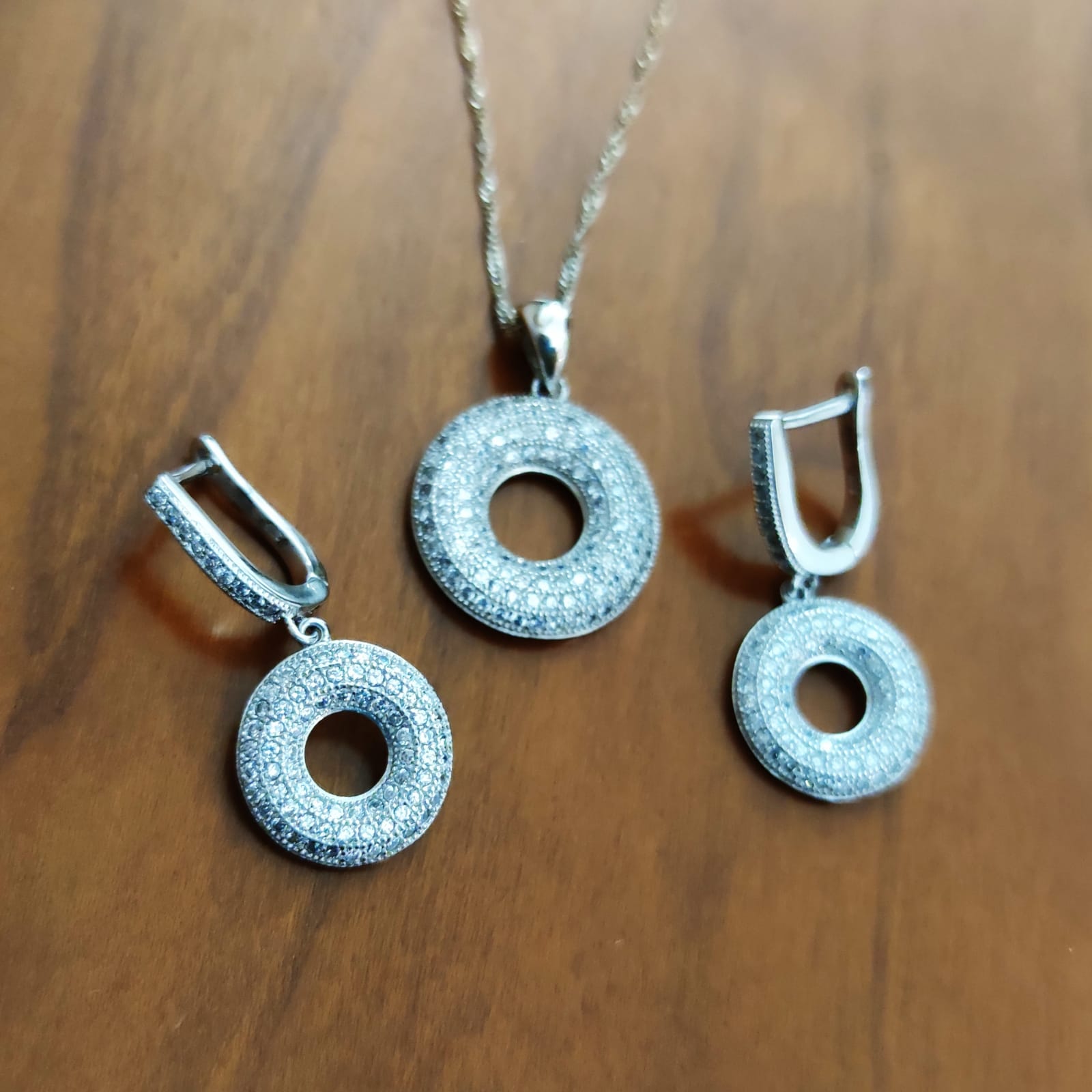 Juego Pendientes y Collar donut de Plata rodiada y Circonitas 2