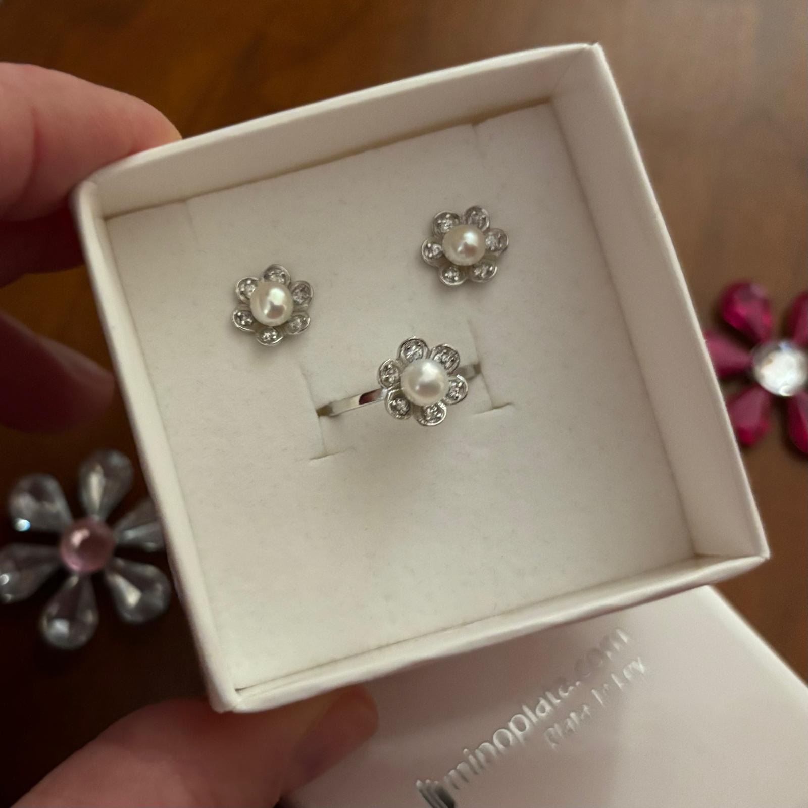 Conjunto flor Pendientes y Anillo de Plata rodiada con Perlas y Circonitas 4