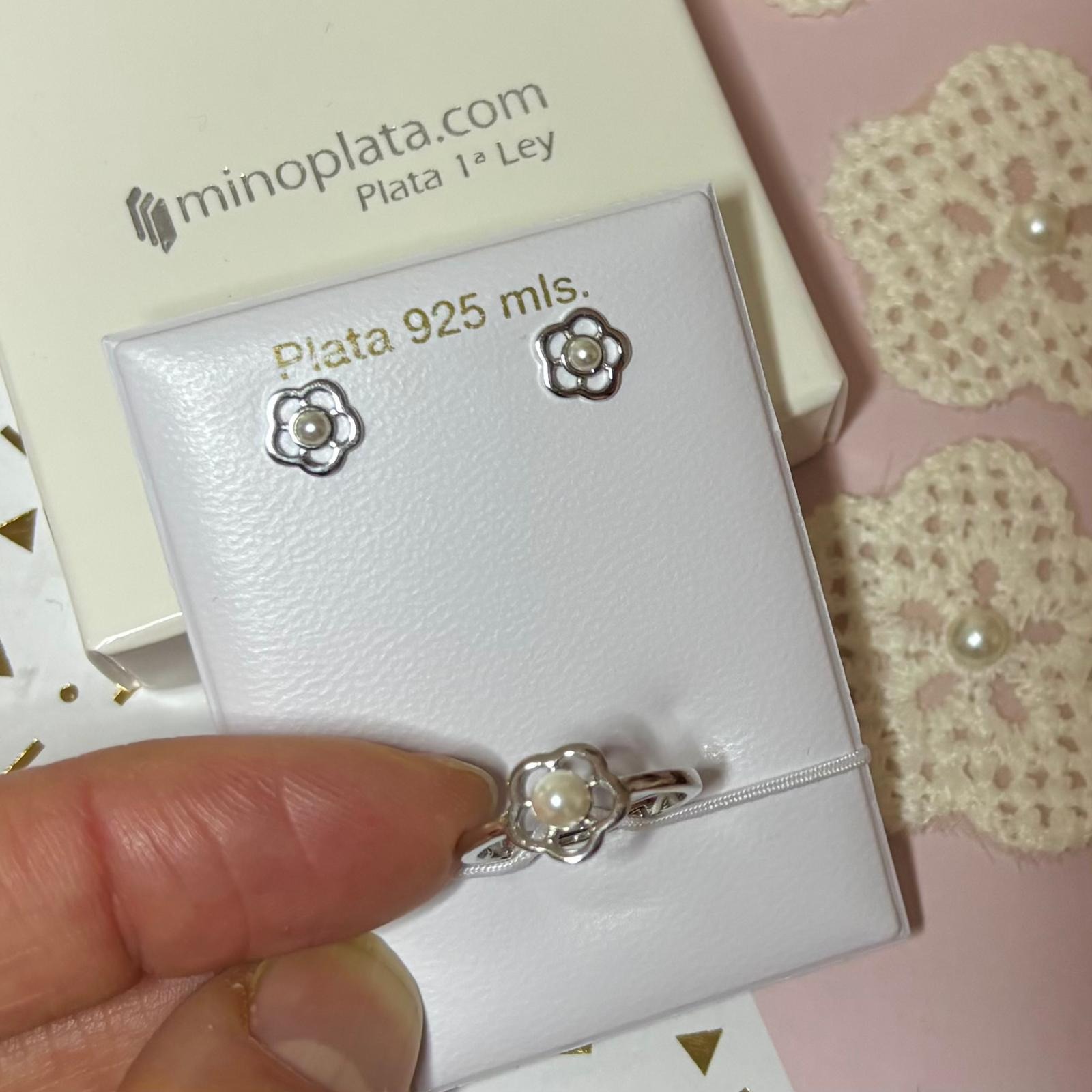 Juego Pendientes y Anillo ajustable Comunión flor de Plata rodiada con Perlas cultivadas 4
