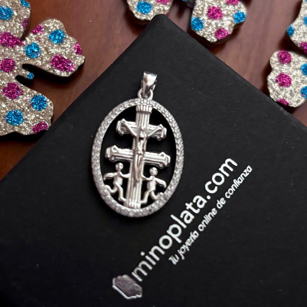 Medalla cruz de Caravaca de Plata de ley con Circonitas 4