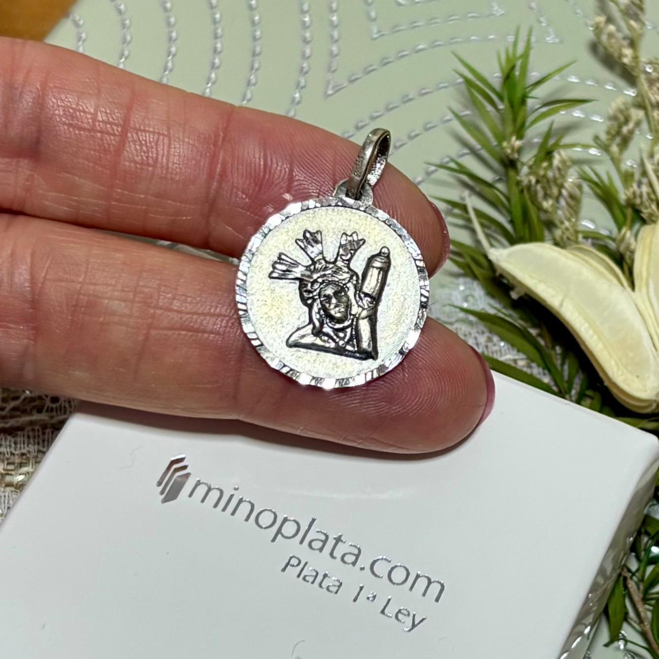 Medalla Cristo del Gran Poder 28mm de Plata de ley envejecida 1