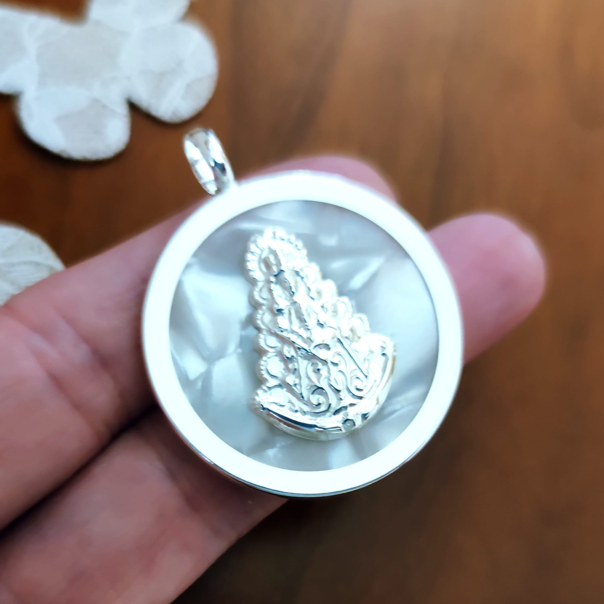 Medalla Virgen de Rocío con cerco de Plata de ley 925 35mm