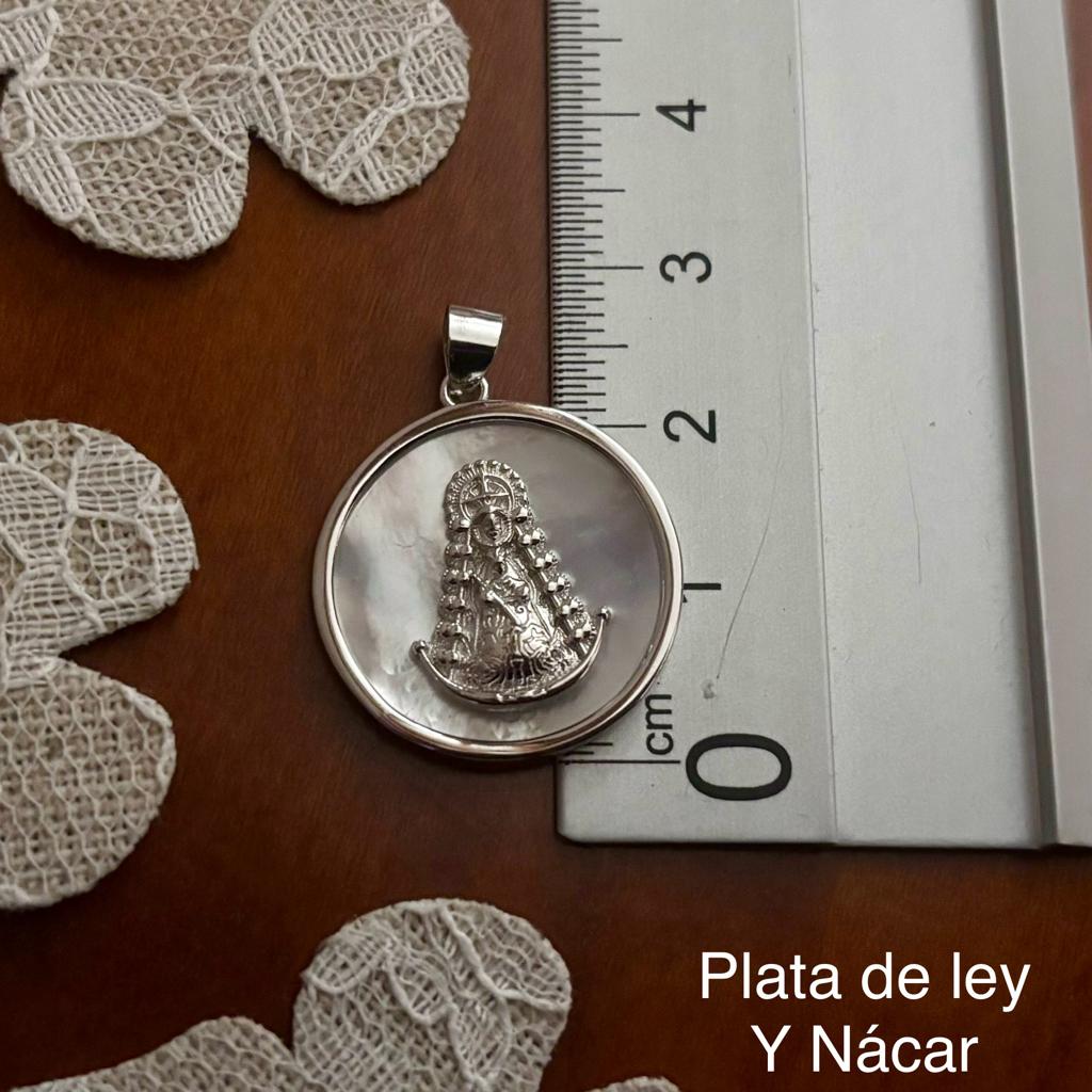 Medalla Virgen del Rocío de Plata y Nácar 21mm