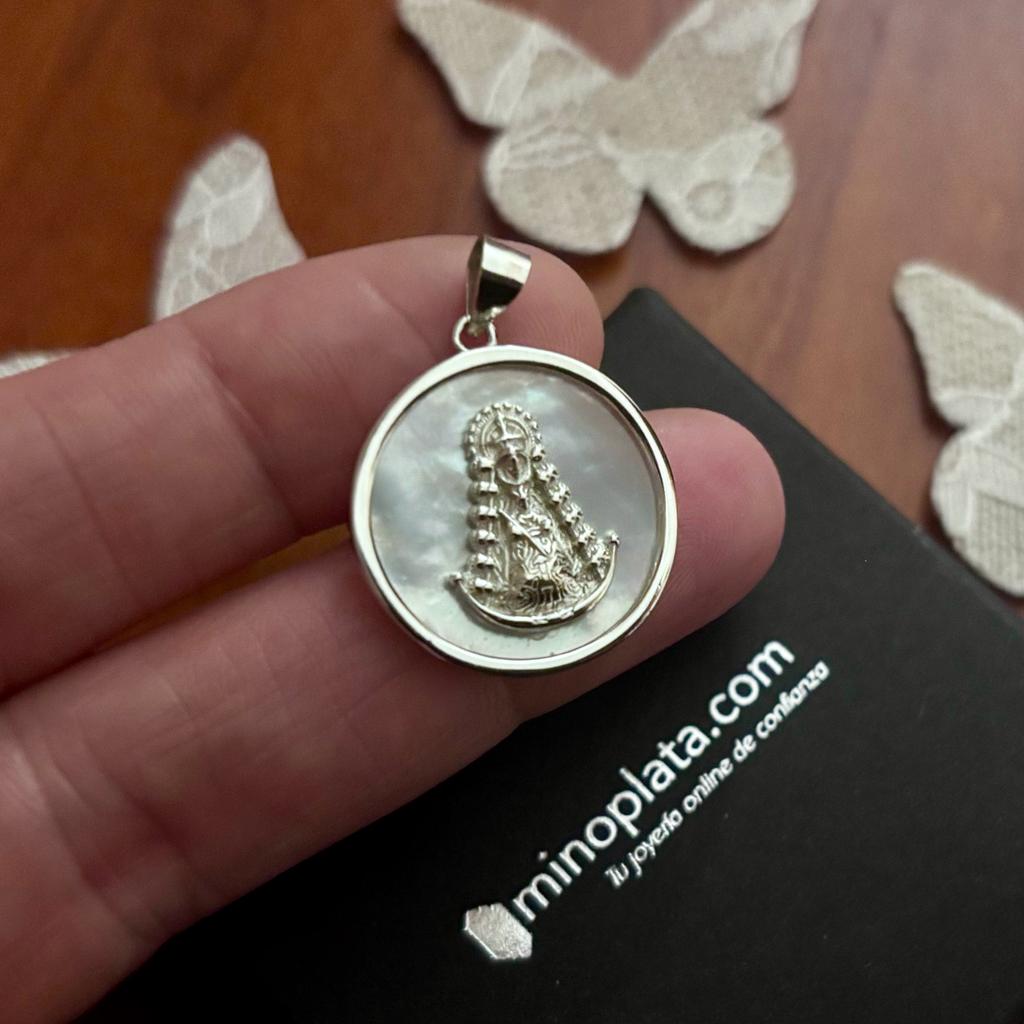 Medalla Virgen del Rocío de Plata y Nácar 21mm_1