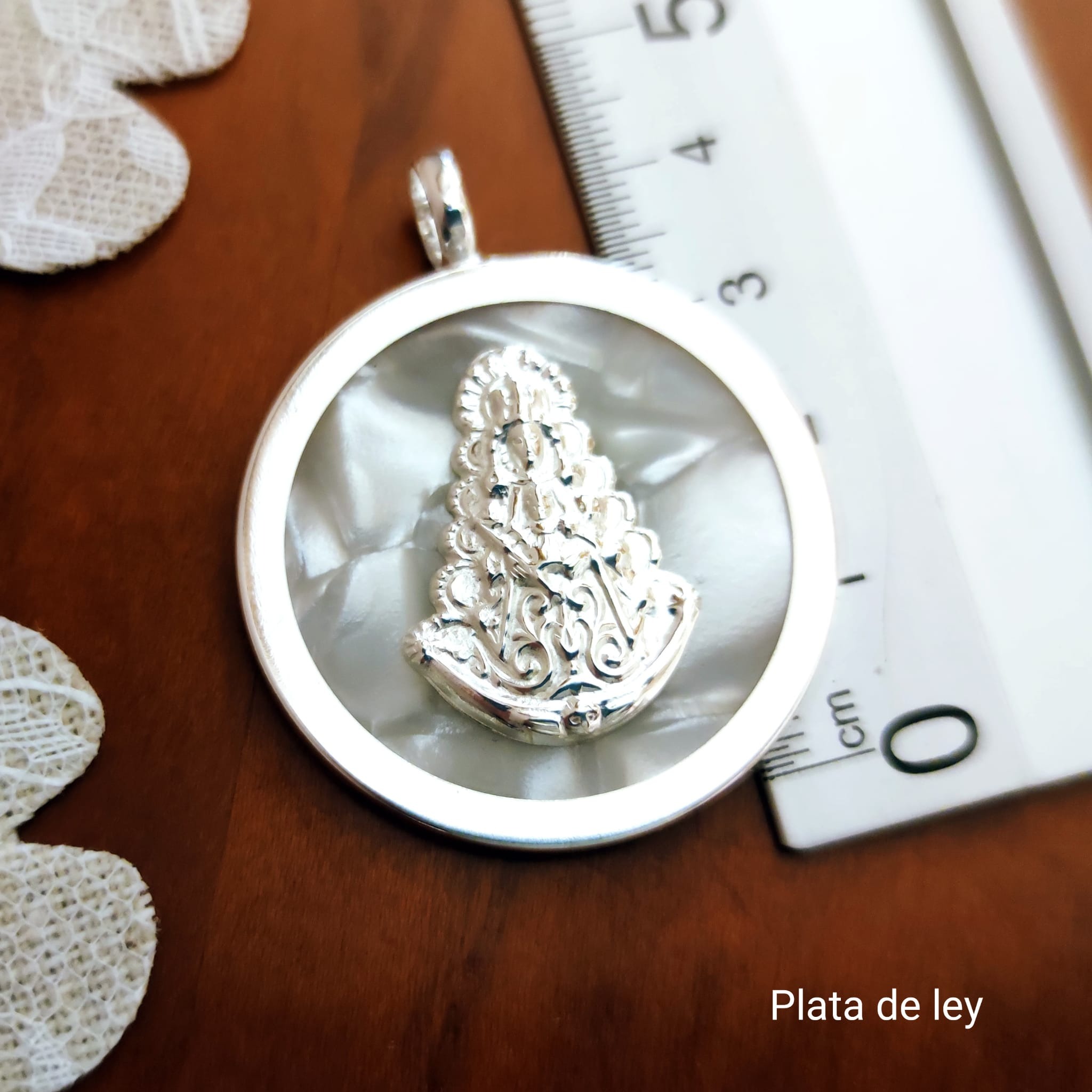 Medalla Virgen de Rocío con cerco de Plata de ley 925 35mm 3