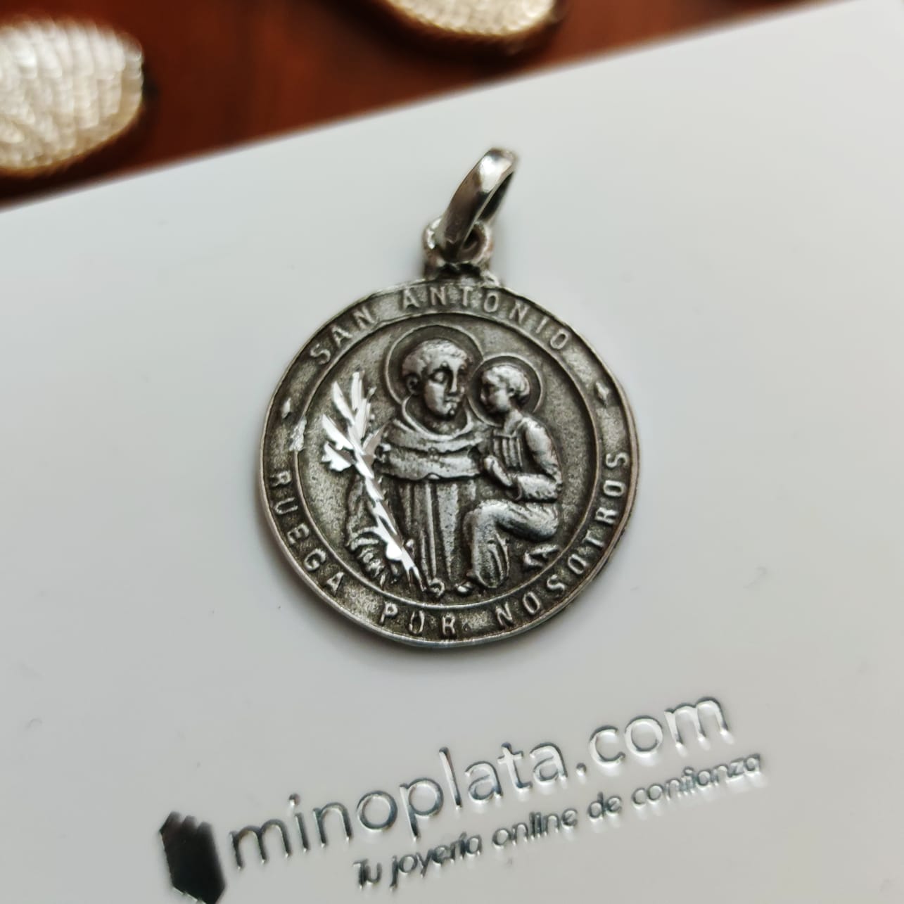 Medalla San Antonio de Padua de Plata de ley envejecida 30mm 4