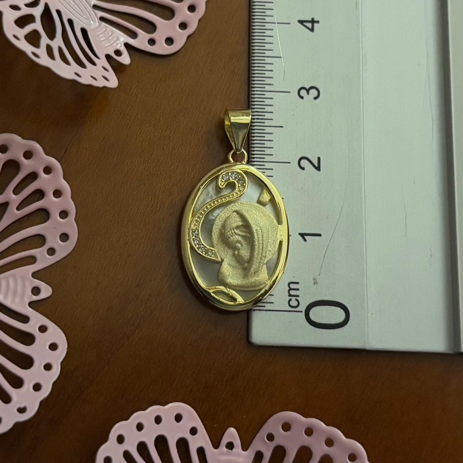 MINOPLATA Medalla ovalada Virgen Niña de Plata dorada lisa y matizada con Nácar y Circonitas 3