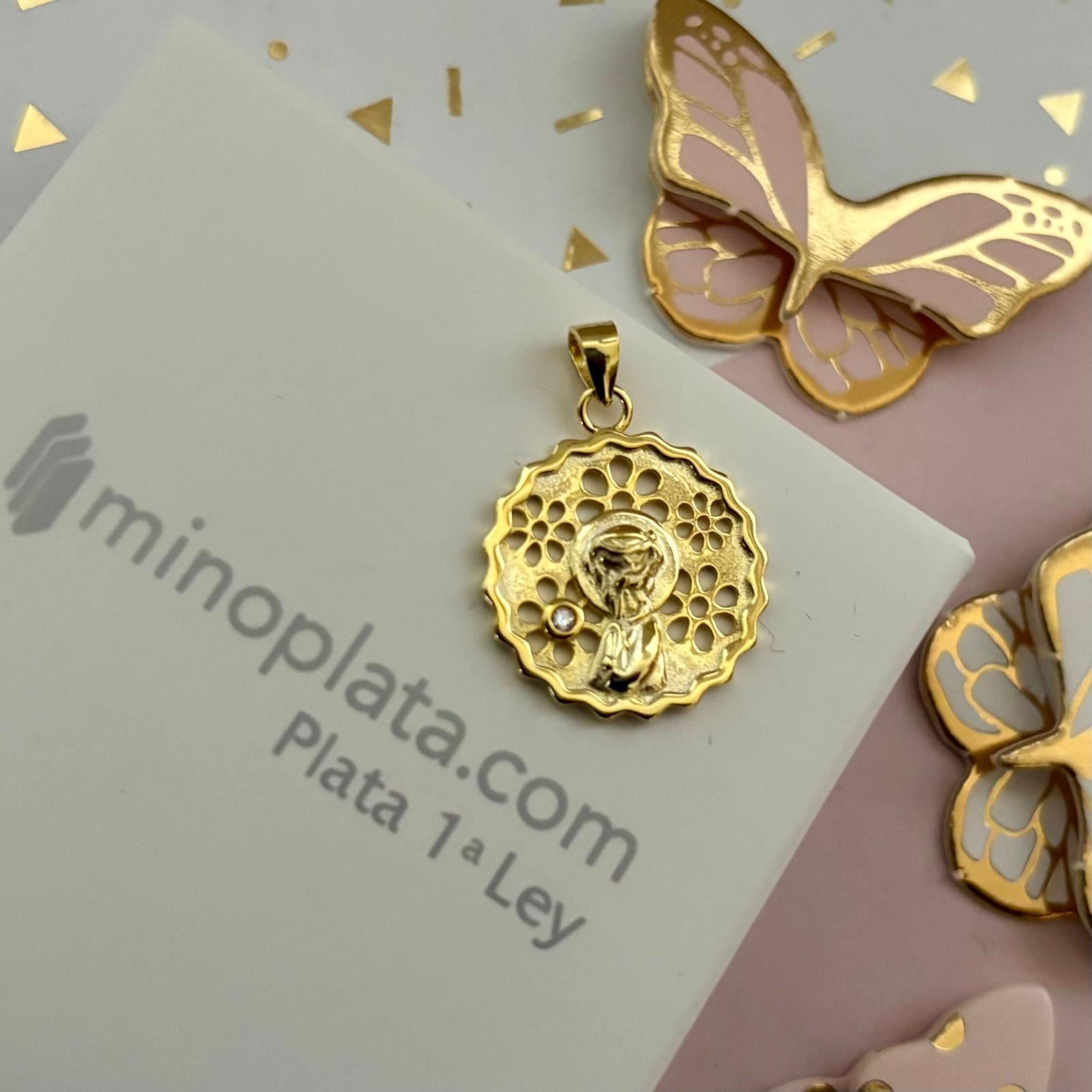 Medalla Primera Comunión calada Virgen Niña de Plata chapada en Oro y Circonita 2