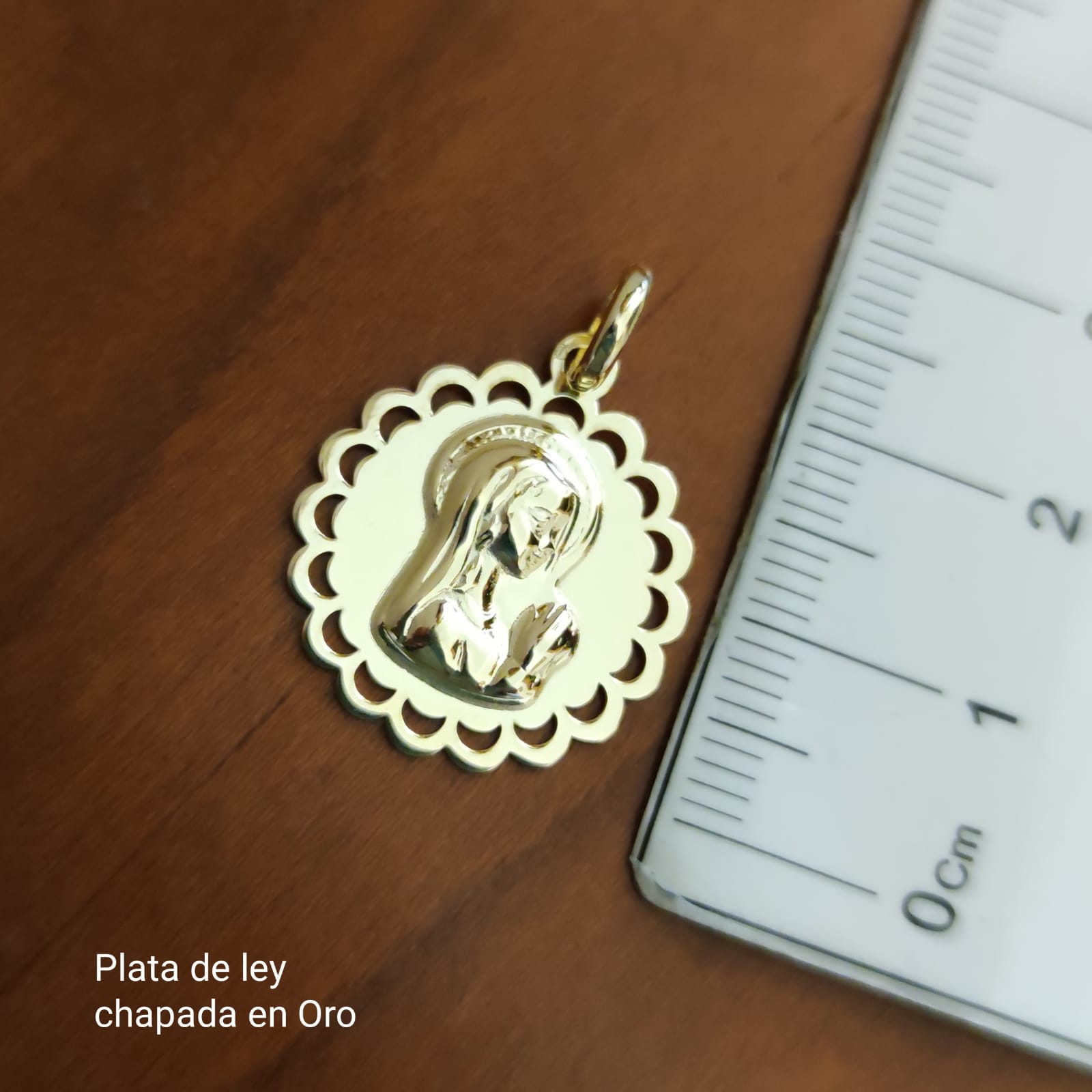 Medalla Virgen Niña en Plata de ley chapada 19 Mm. 2