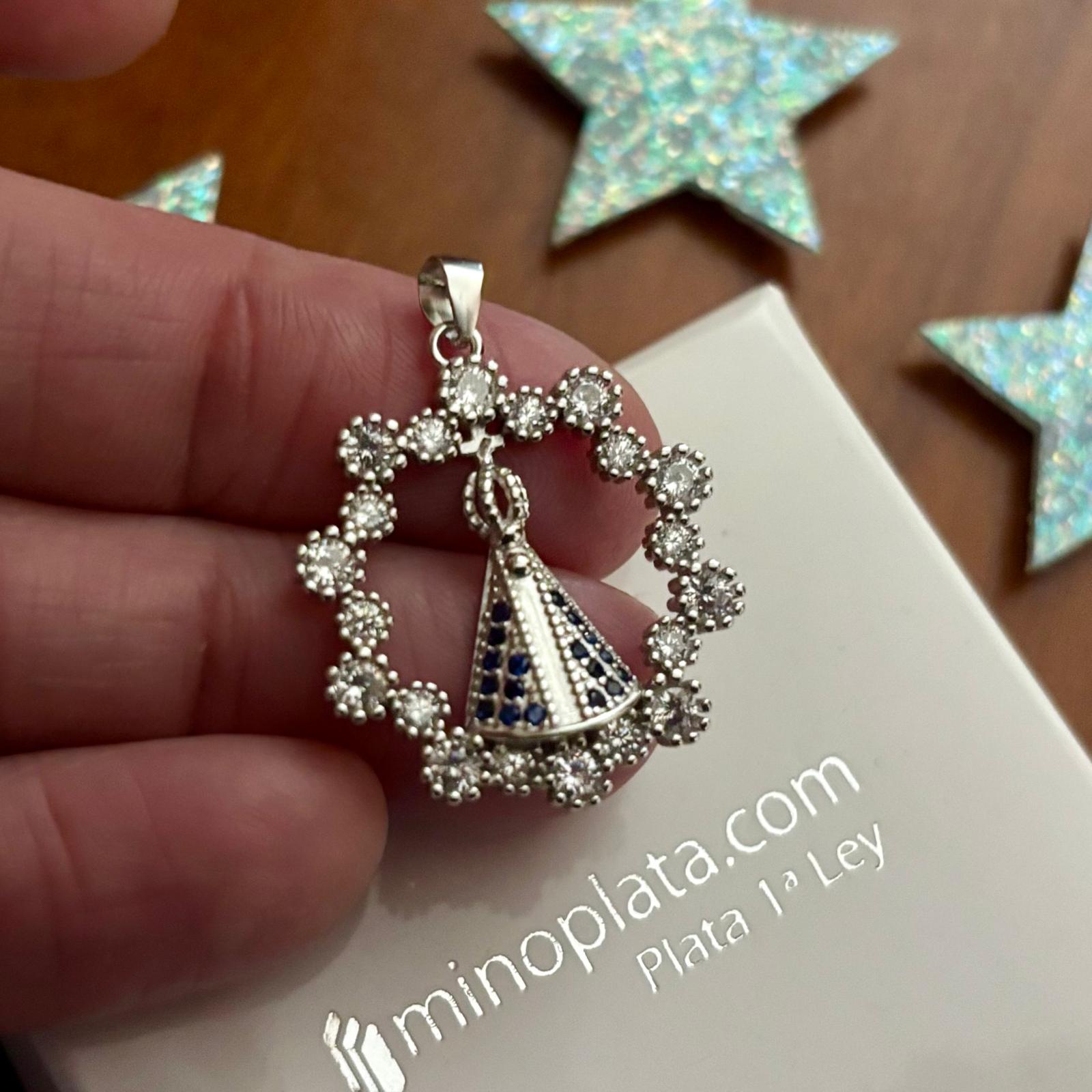 Medalla Virgen de la Caridad de Plata rodiada con Circonitas
