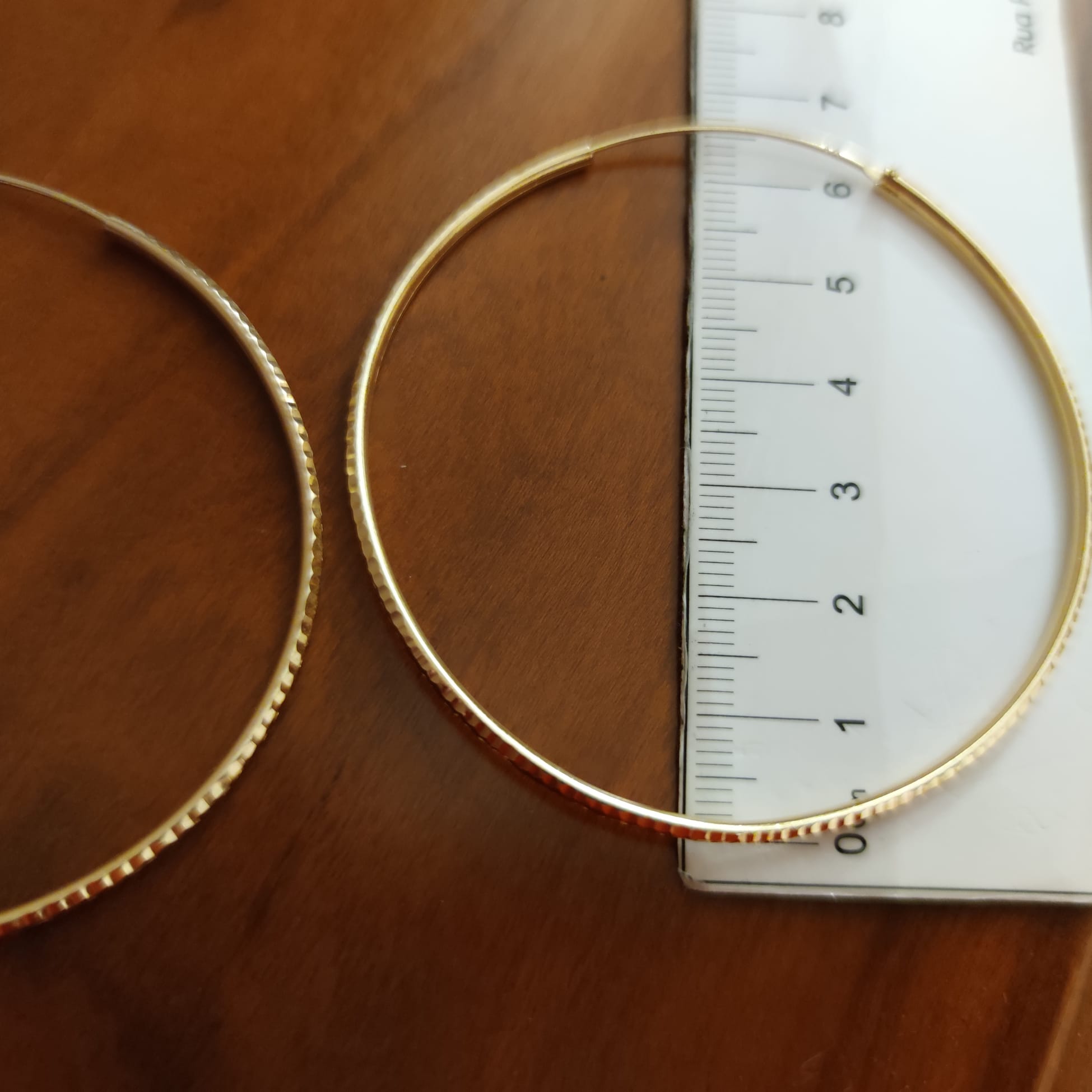 Pendientes Aros XXL 65 Mm. de Plata baño Oro tallados 2