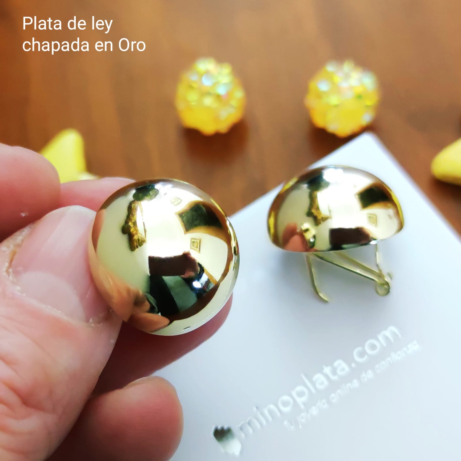 Pendientes media bola 20 Mm. Plata dorada cierre omega 2