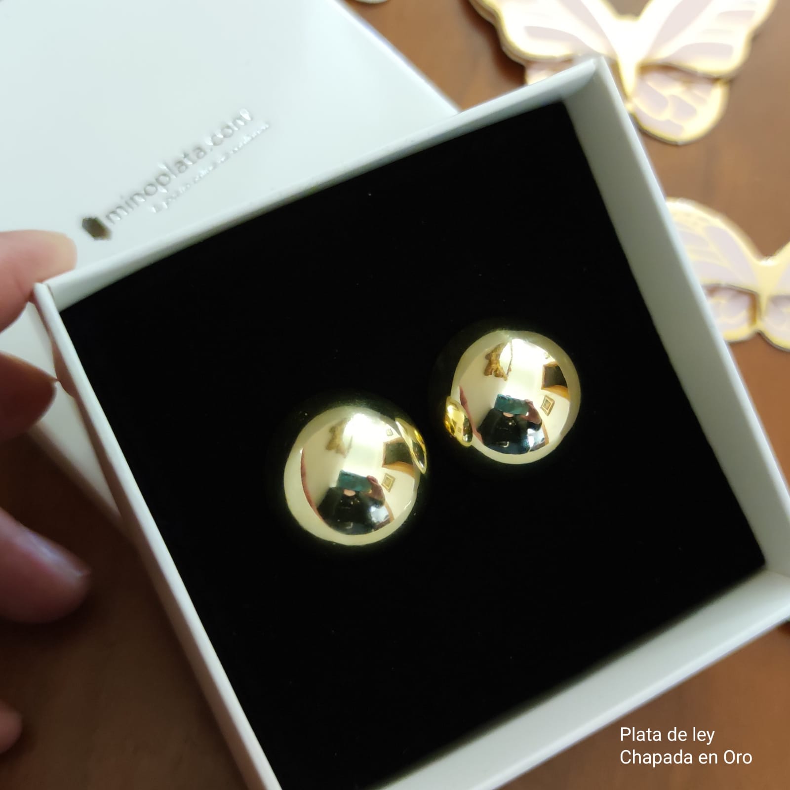 Pendientes m/bola de Plata chapada en oro 22 Mm. cierre omega 2
