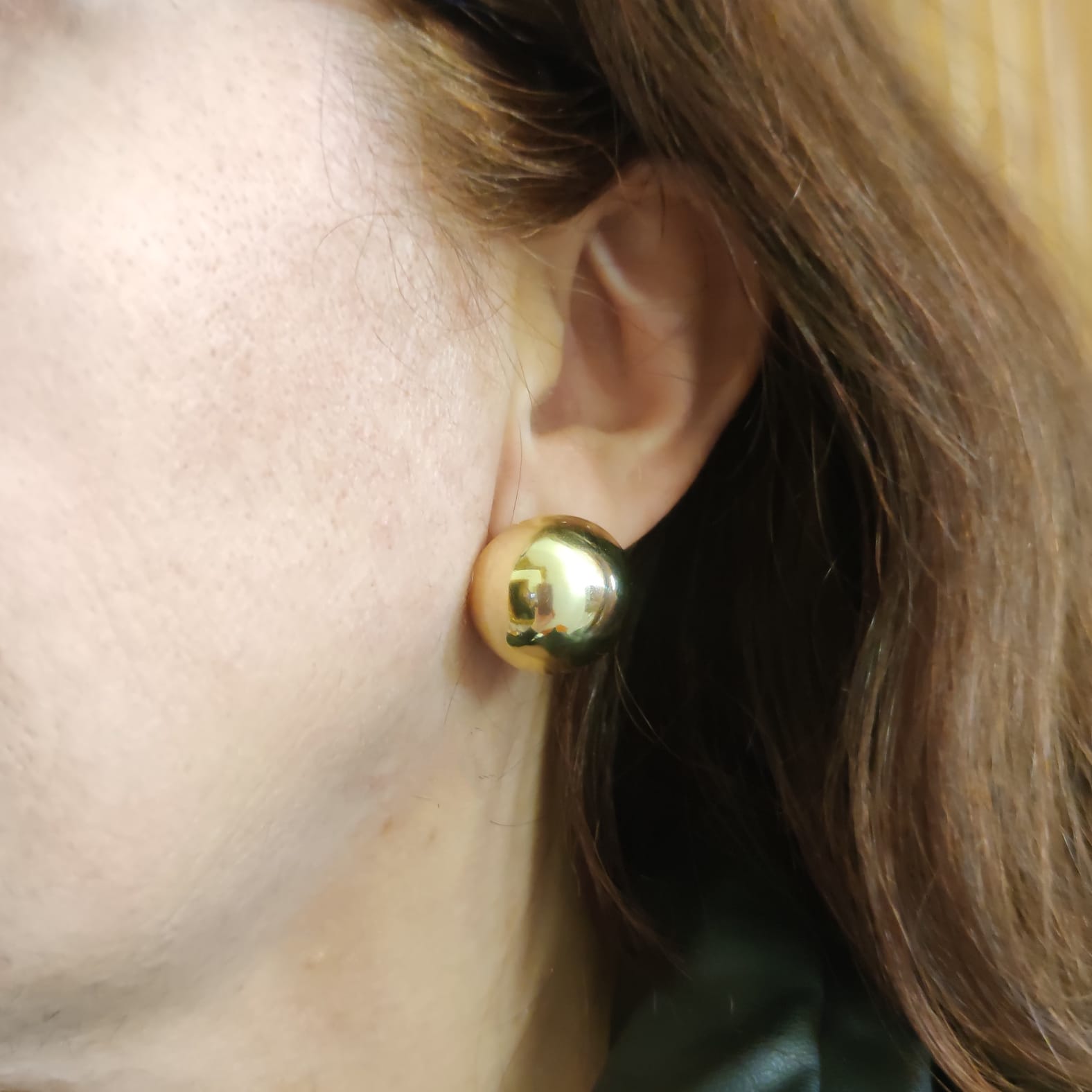 Pendientes m/bola de Plata chapada en oro 22 Mm. cierre omega 3
