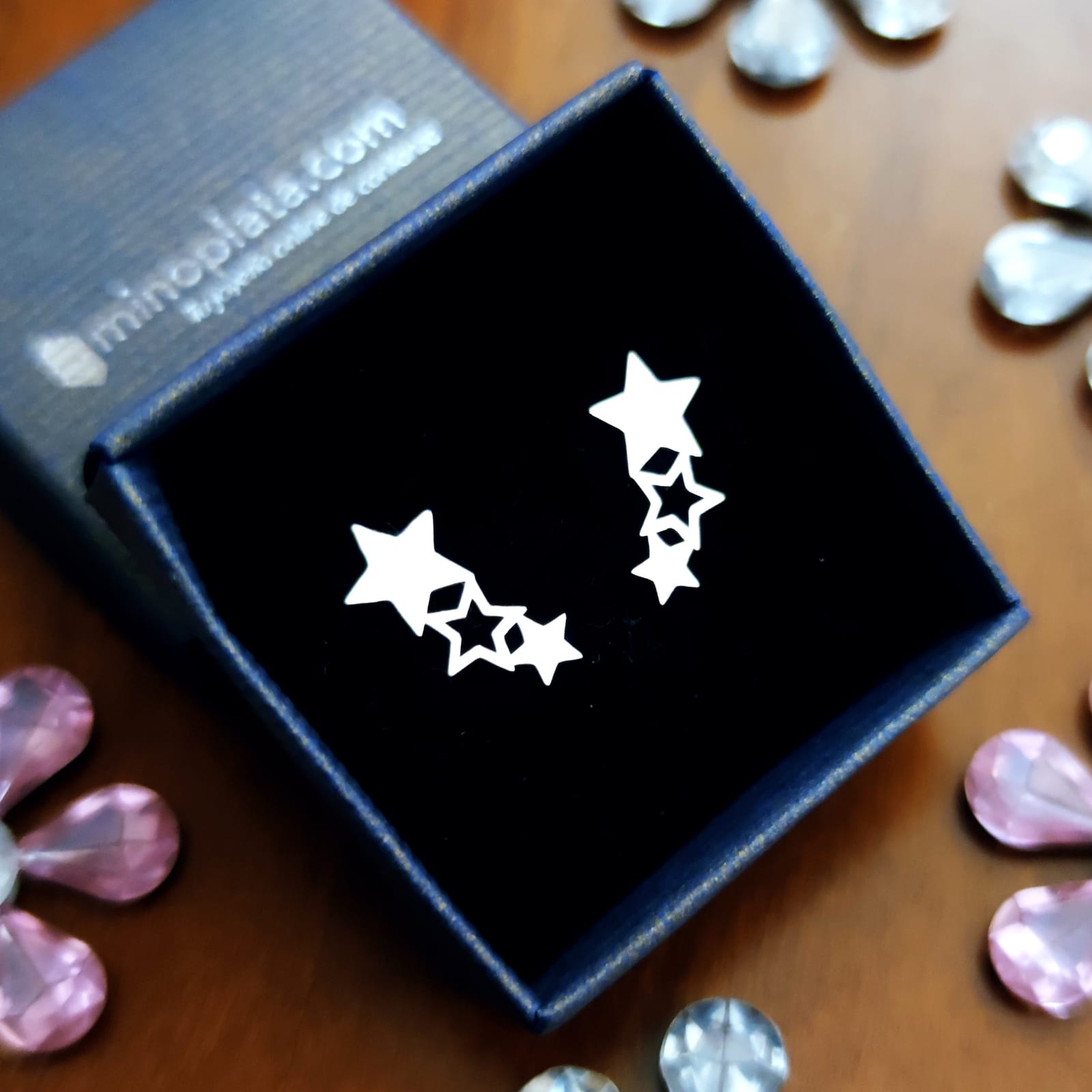 Pendientes trepadores de estrellas caladas en Plata de ley 3