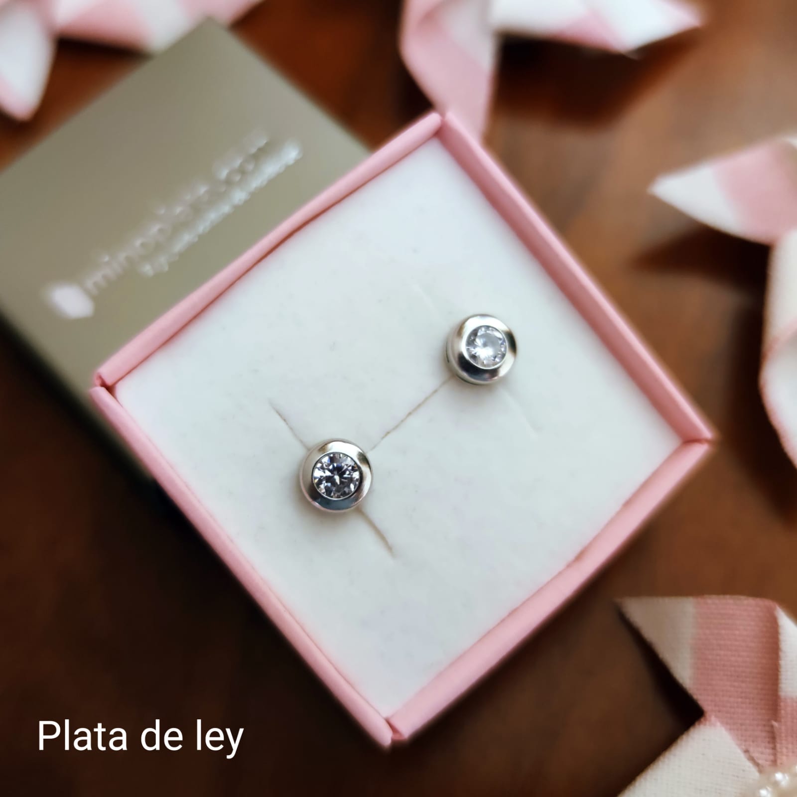 Pendientes chaton de Plata con Circonita 4 Mm. para bebés 2