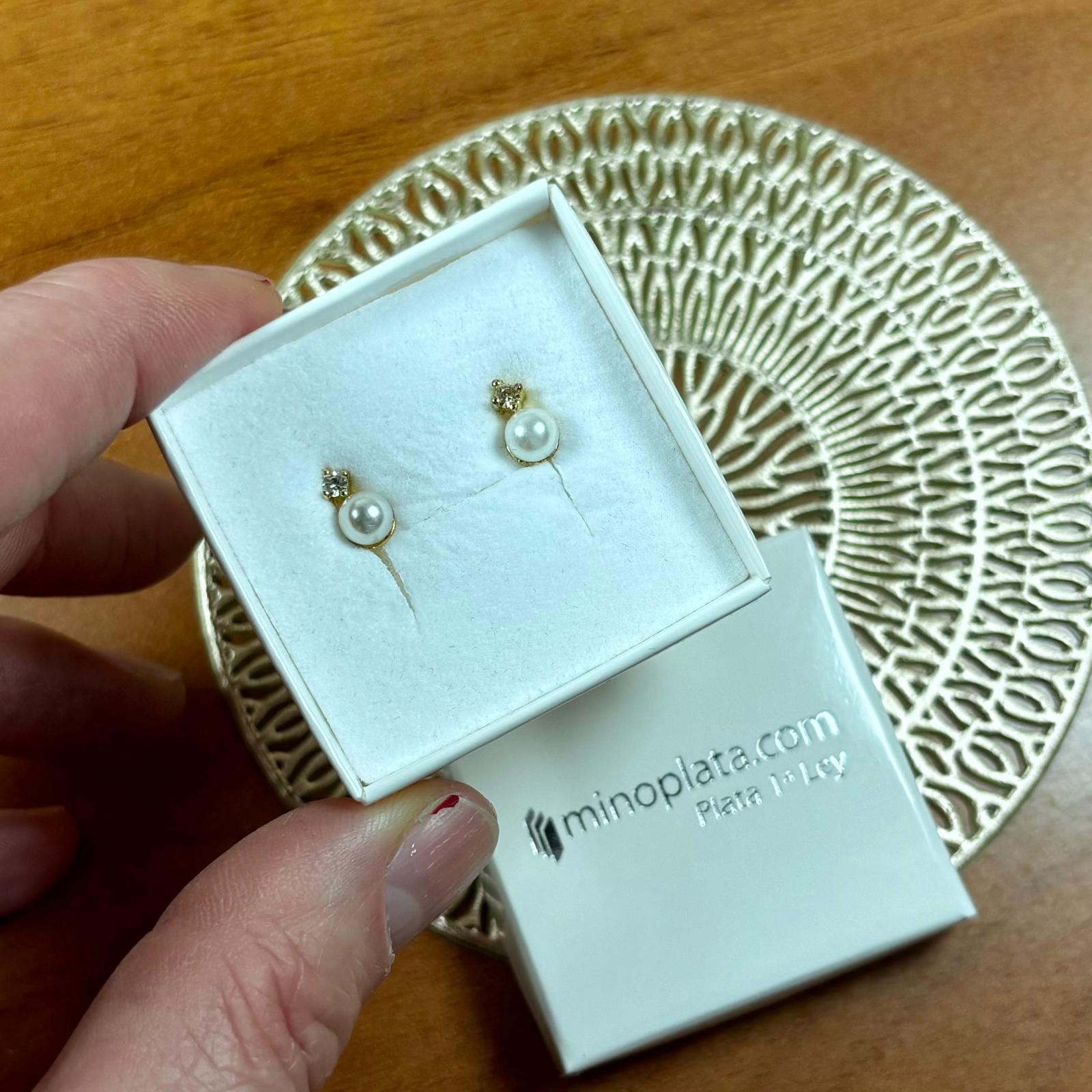 Pendientes Perlas japonesas 4mm en Plata de ley chapada dorada 2