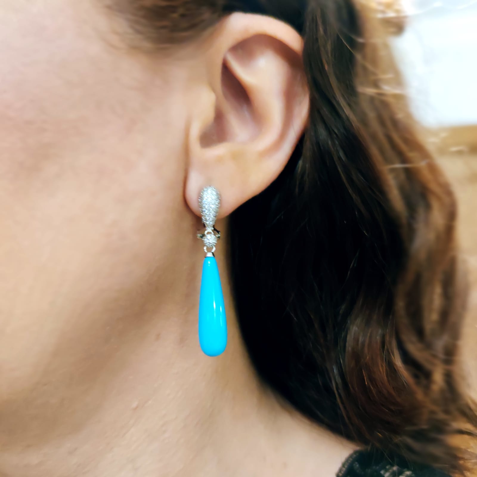 Pendientes lágrima color turquesa y Plata de ley cierre omega 3