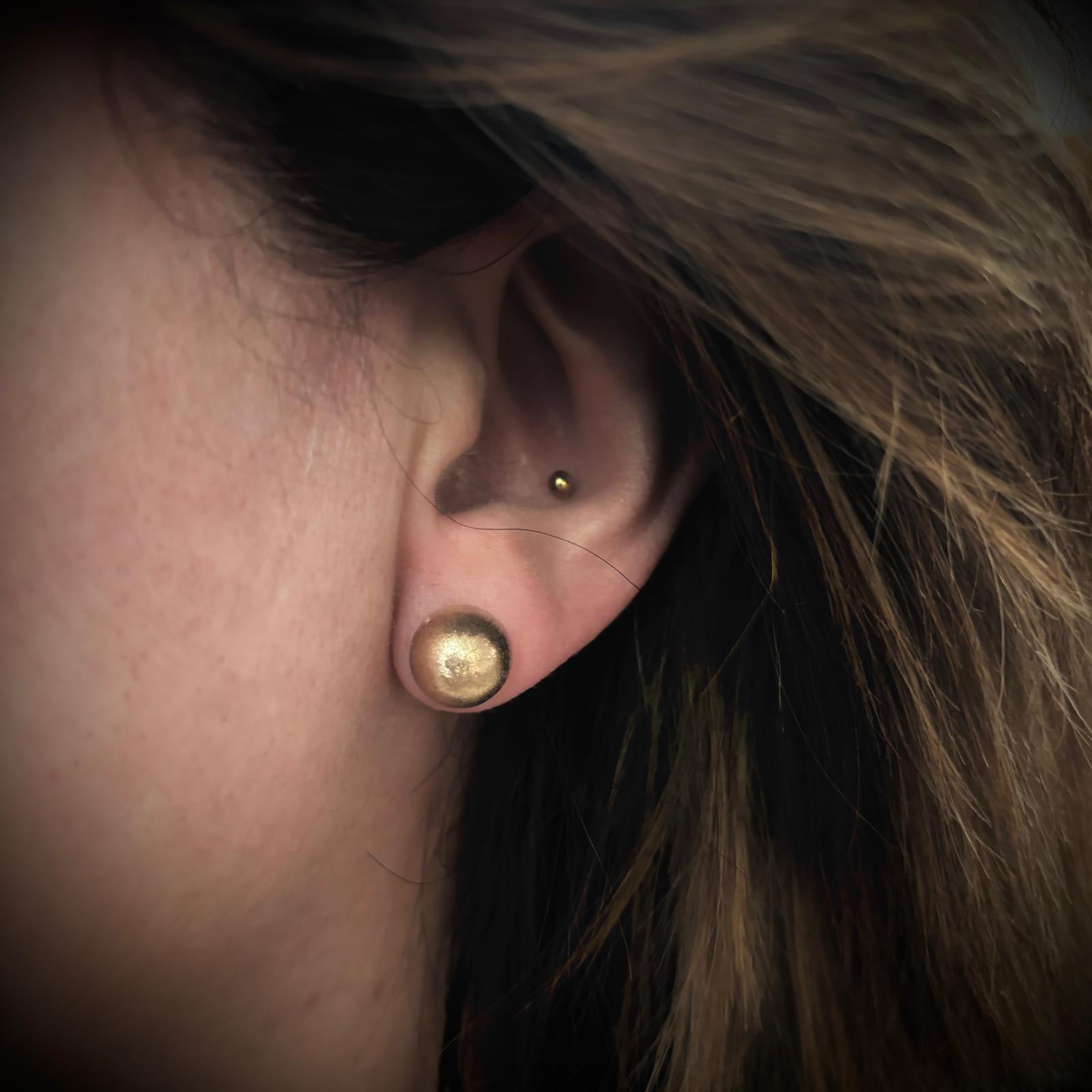 Pendientes media bola 10 Mm. en Plata dorada matizada 4