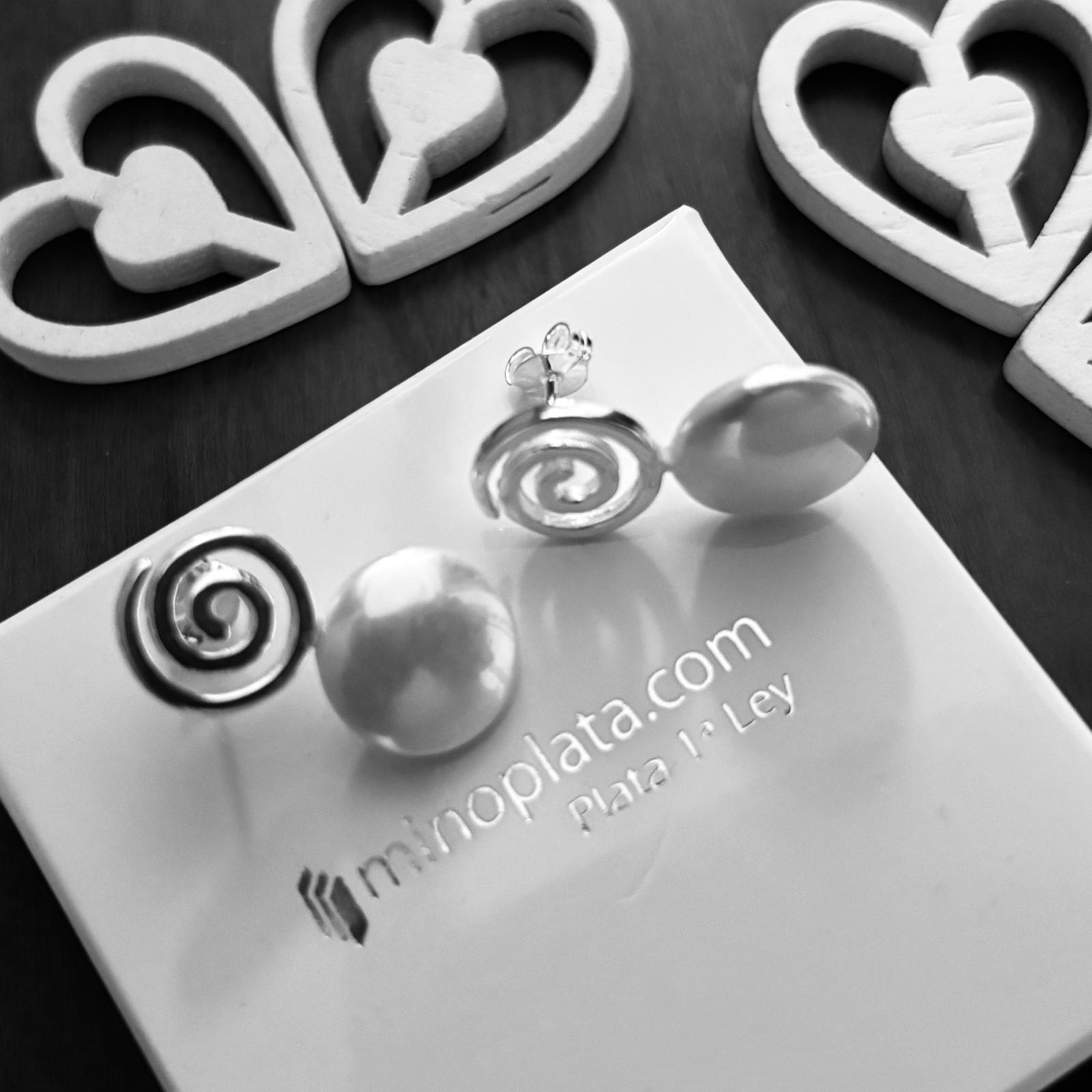 Pendientes espiral de Plata y Perlas planas 10 Mm. para mujer 1