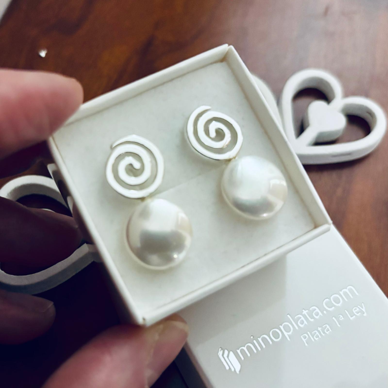 Pendientes espiral de Plata y Perlas planas 10 Mm. para mujer 2