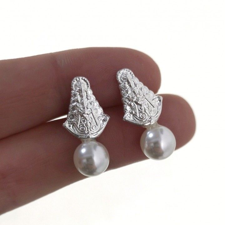Pendientes Perla 8mm Virgen del Rocío de Plata de ley 4
