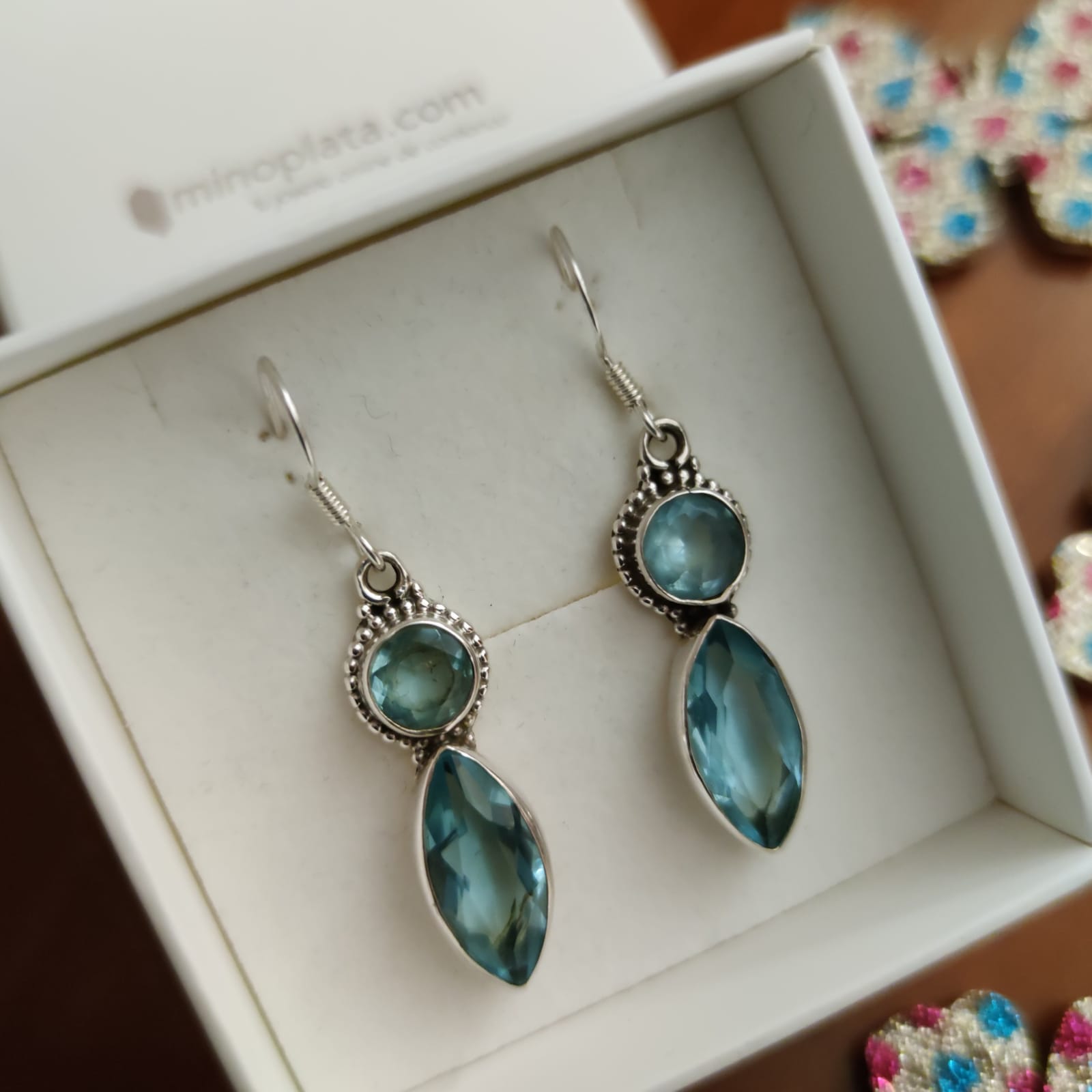 Pendientes largos de Plata de ley y Topacio 4