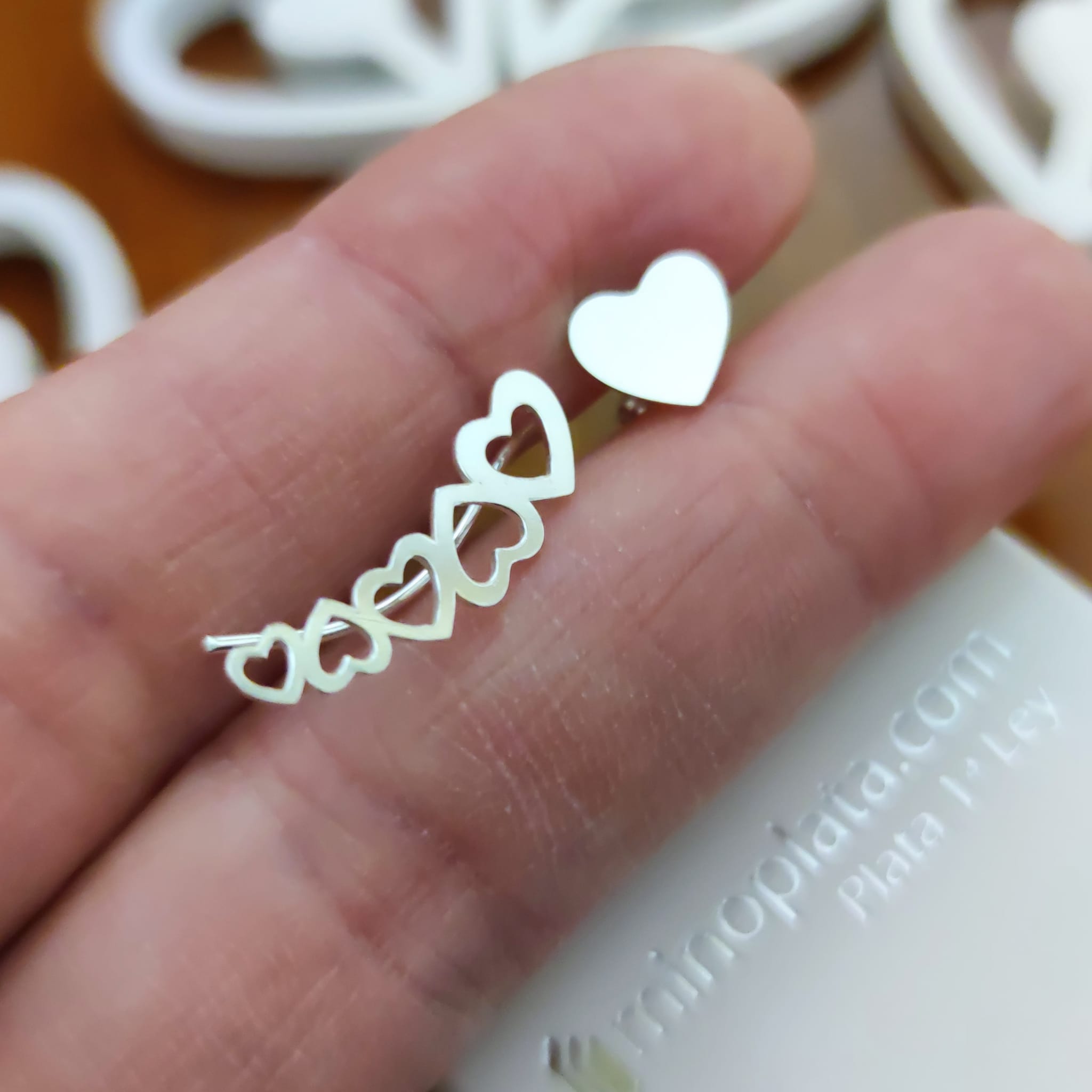 Pendientes asimétricos trepador corazones de Plata de ley 2