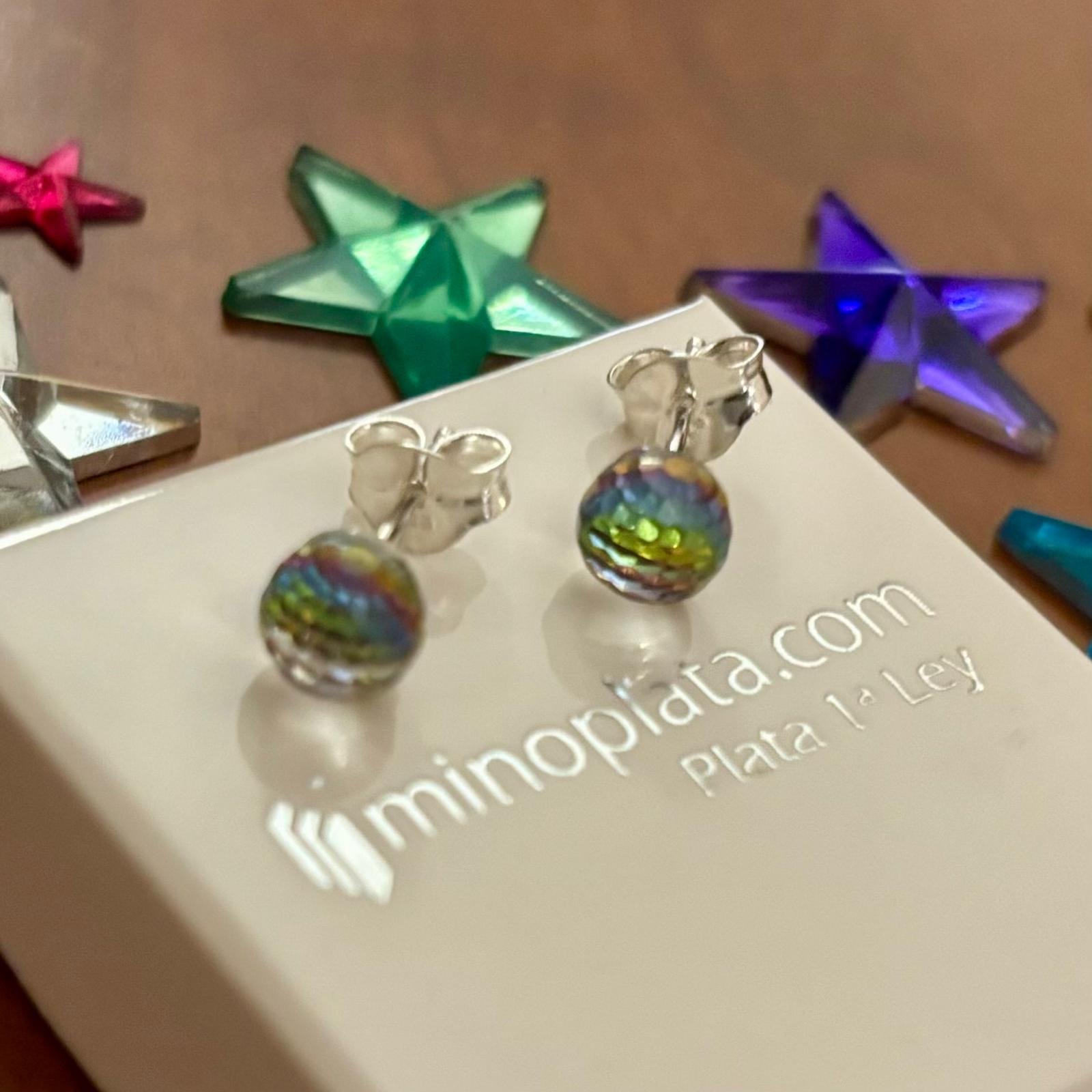 Pendientes de bola 6mm Plata con cristal tornasol verde y fucsia 2