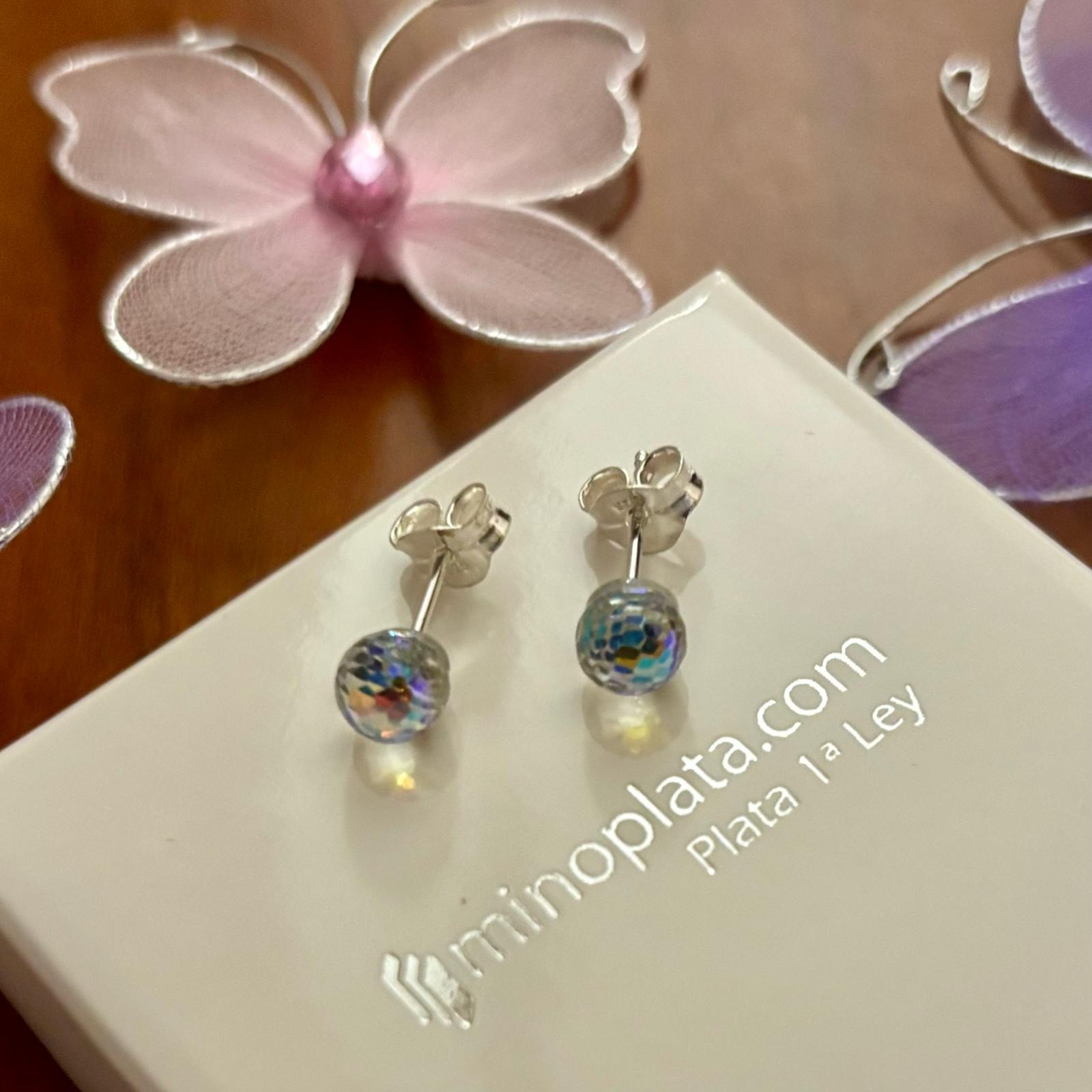 Pendientes bolas cristal tornasol 6 Mm. y Plata de ley 1