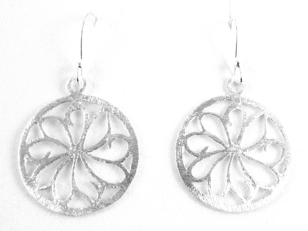Pendientes flor calada de Plata de ley satinada