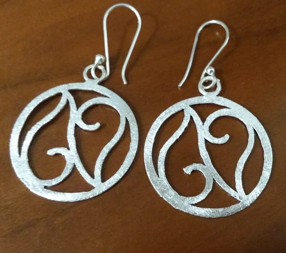 Pendientes figuras caladas de Plata de ley 2