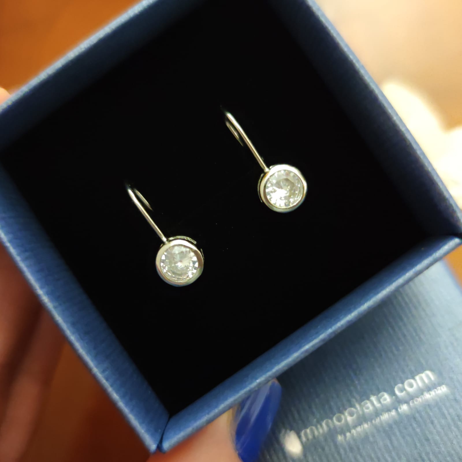Pendientes chaton 8mm de Plata de ley rodiada y Circonita cierre ballesta 4