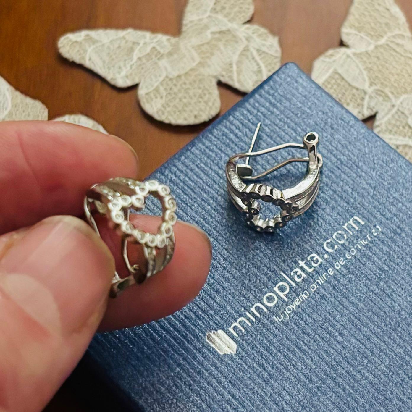 Pendientes corazón calado de Plata rodiada con Circonitas cierre omega