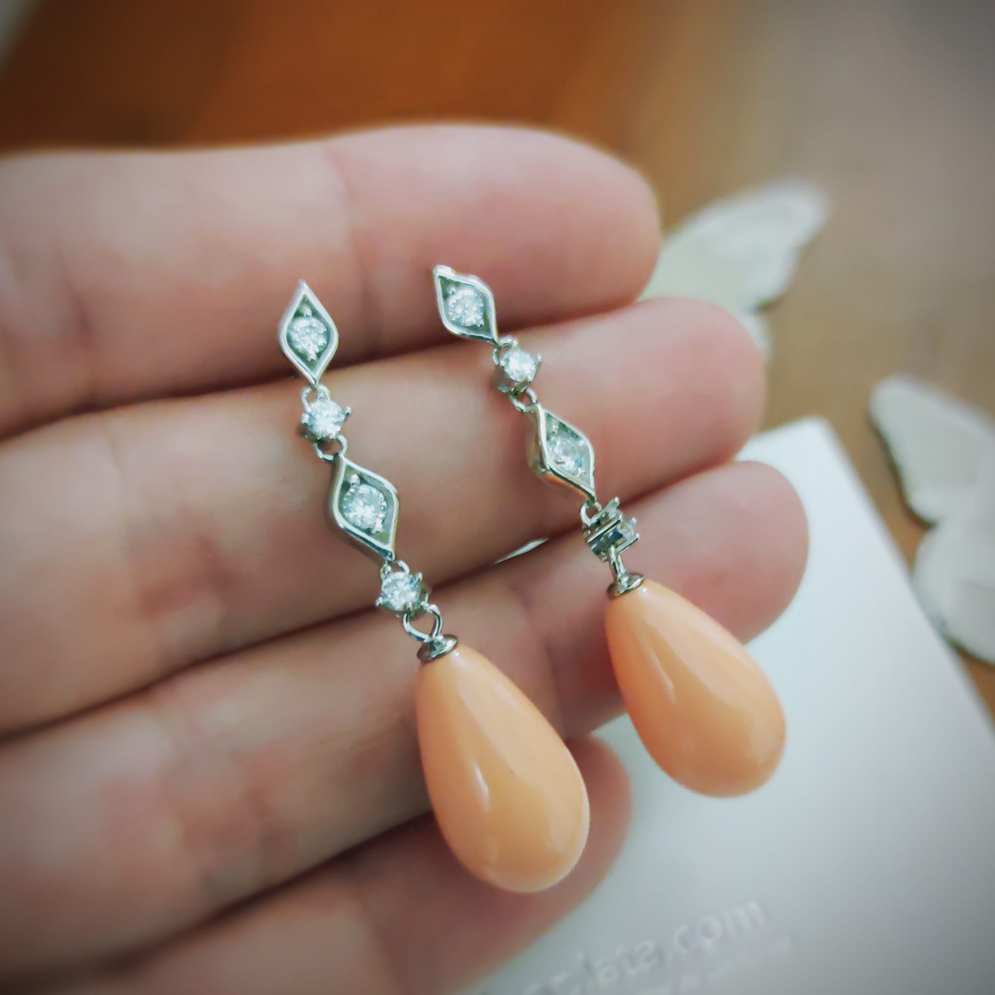 Pendientes lágrima coral en Plata de ley rodiada y Circonitas 3