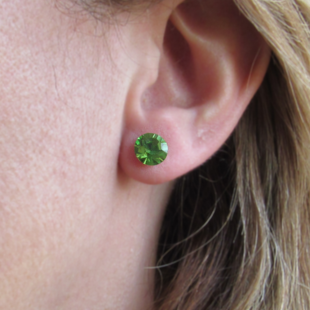 Pendientes cono en Plata y cristal Swarovski verde hierba 8 Mm._1