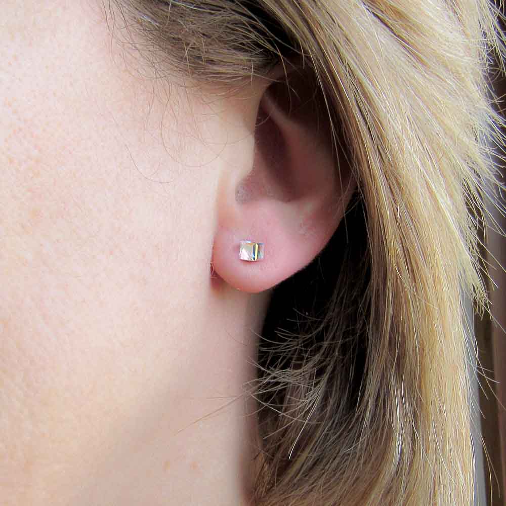 Pendientes cubo de Plata y cristal Swarovski aurora boreal 4 Mm. 1