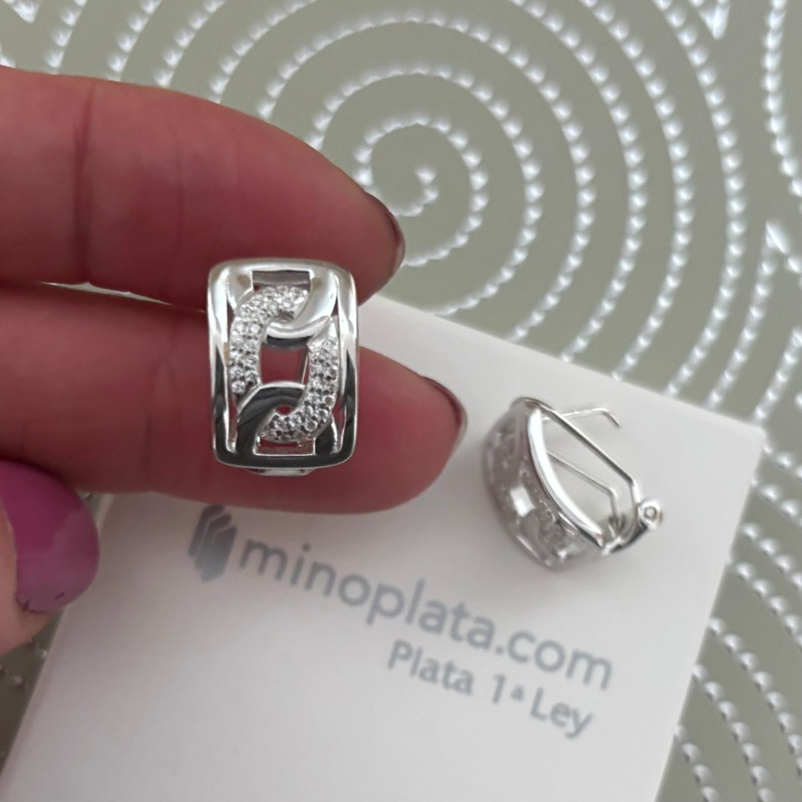 Pendientes de Plata lisa con Circonitas talla brillante y cierre omega 1