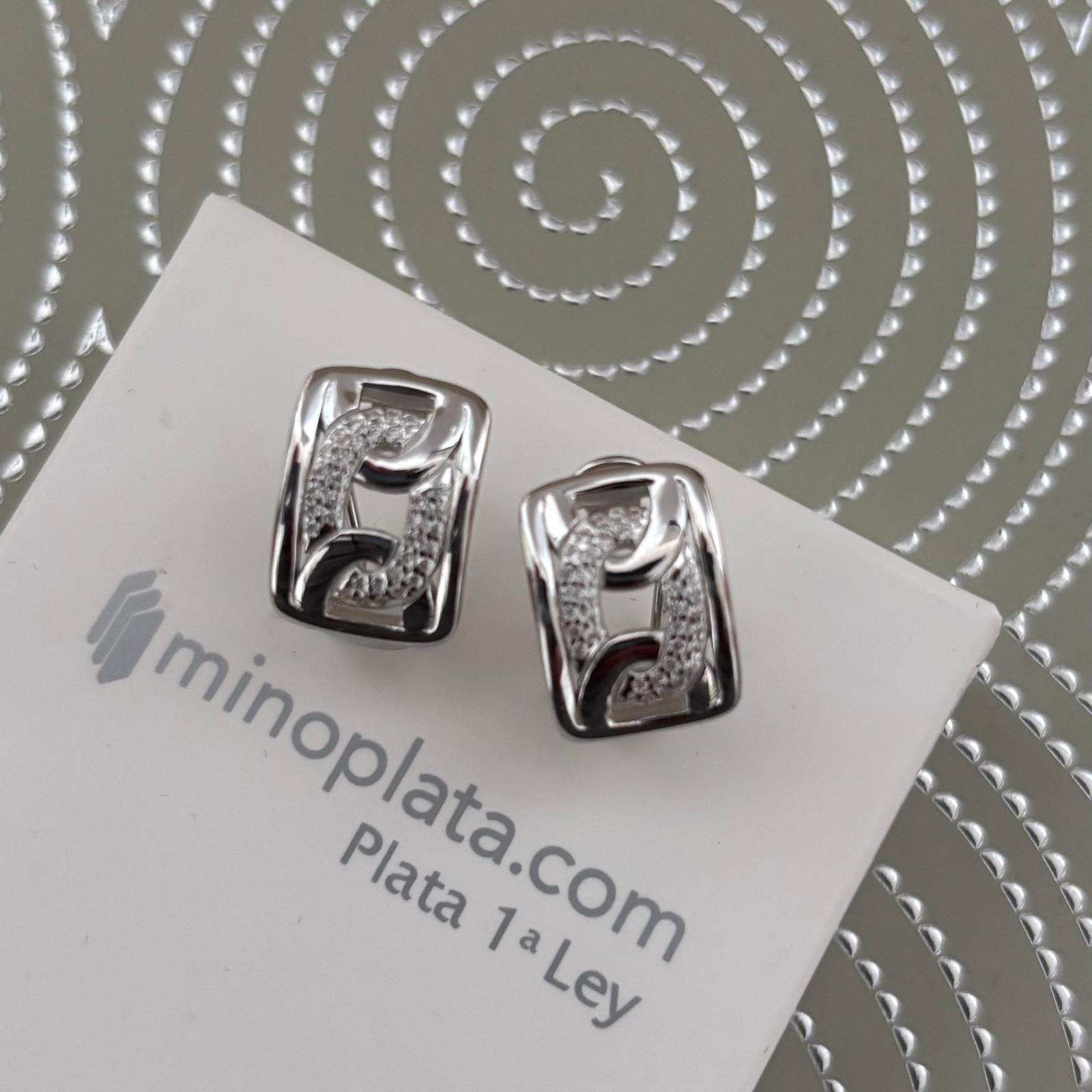 Pendientes de Plata lisa con Circonitas talla brillante y cierre omega 4
