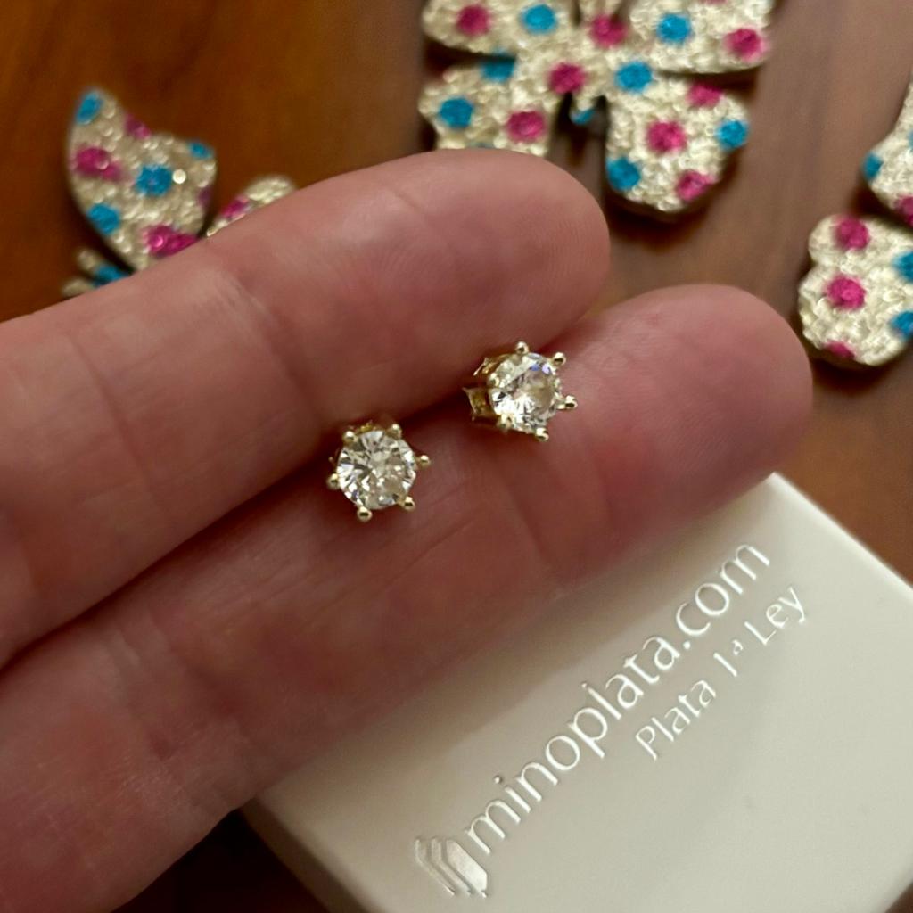 Pendientes garra 6mm de Plata dorada y Circonita