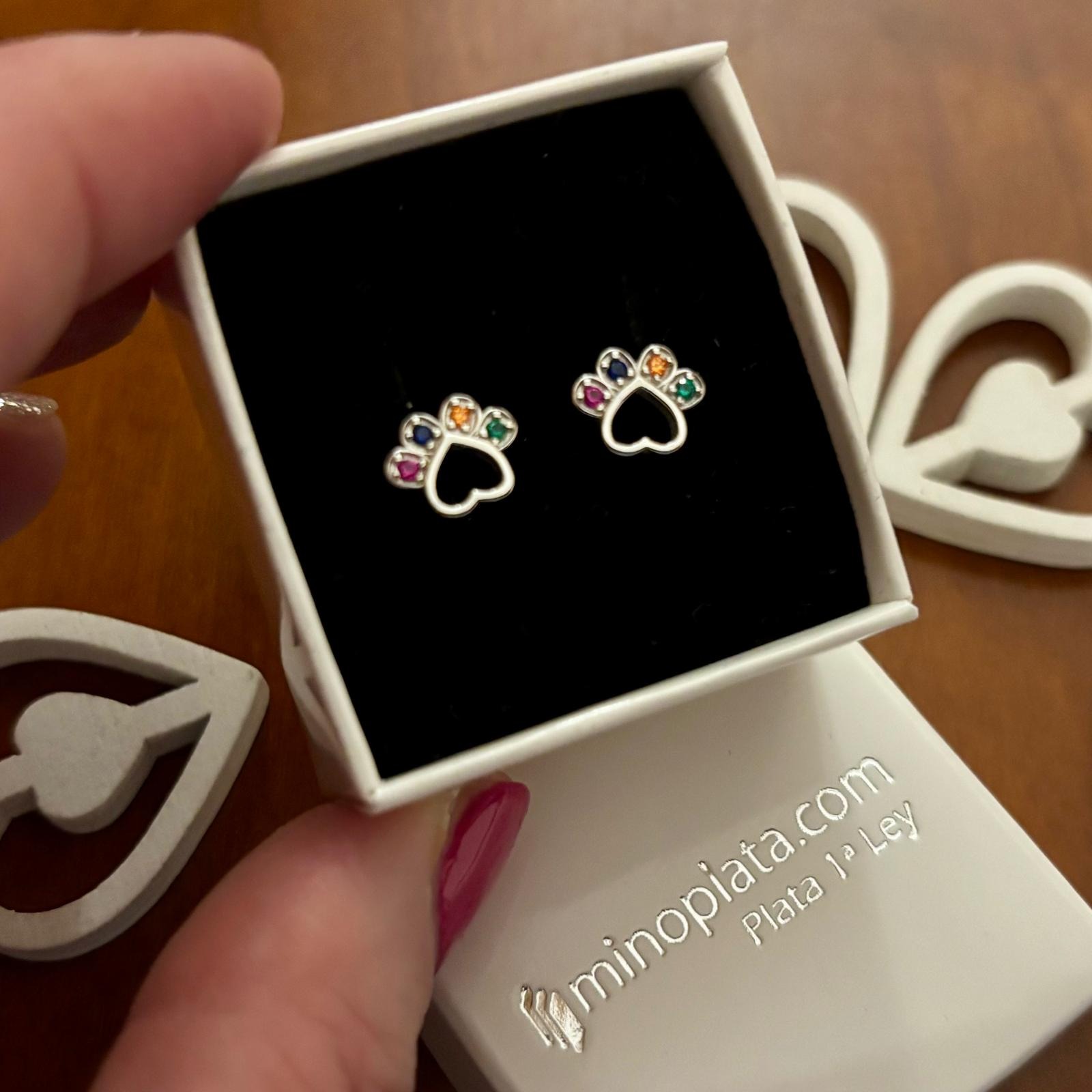 Pendientes huella de Plata de ley rodiada con piedras color 3