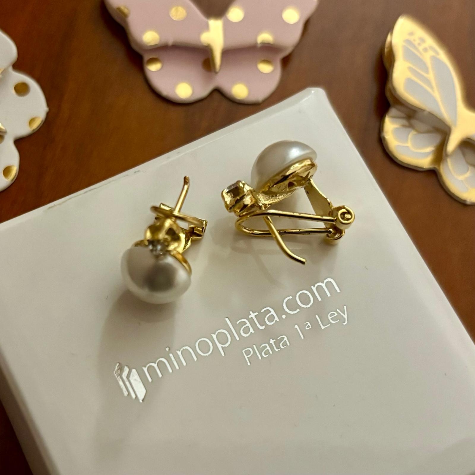Pendientes japonesa de Plata dorada Perla y Circonita 10 Mm. 4