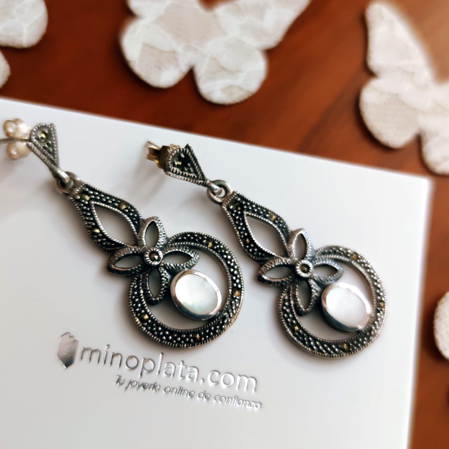Pendientes de Plata vieja con Nácar y piedras Marcasitas