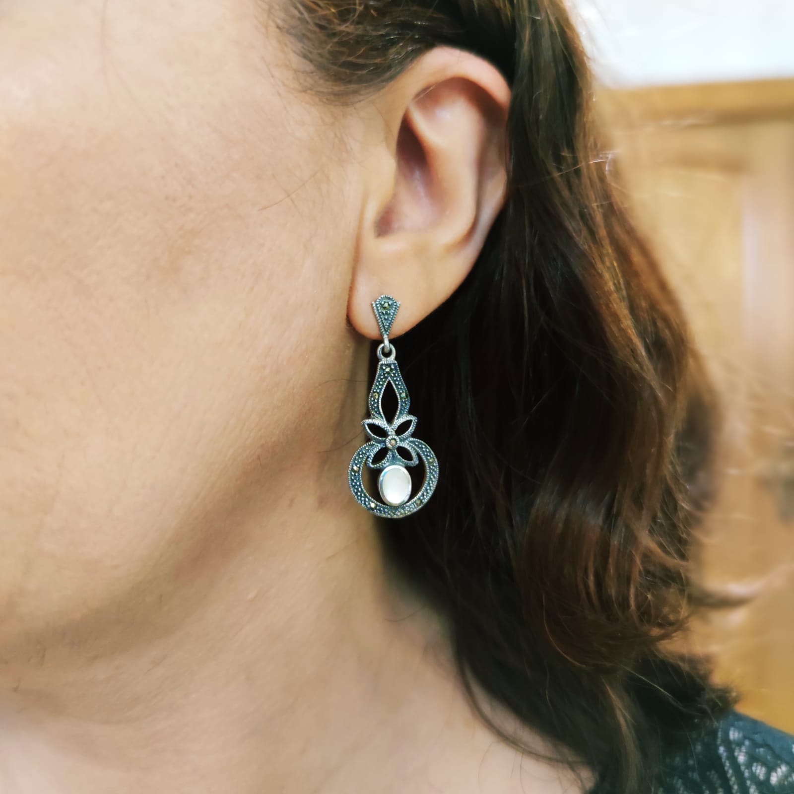 Pendientes de Plata vieja con Nácar y piedras Marcasitas 3
