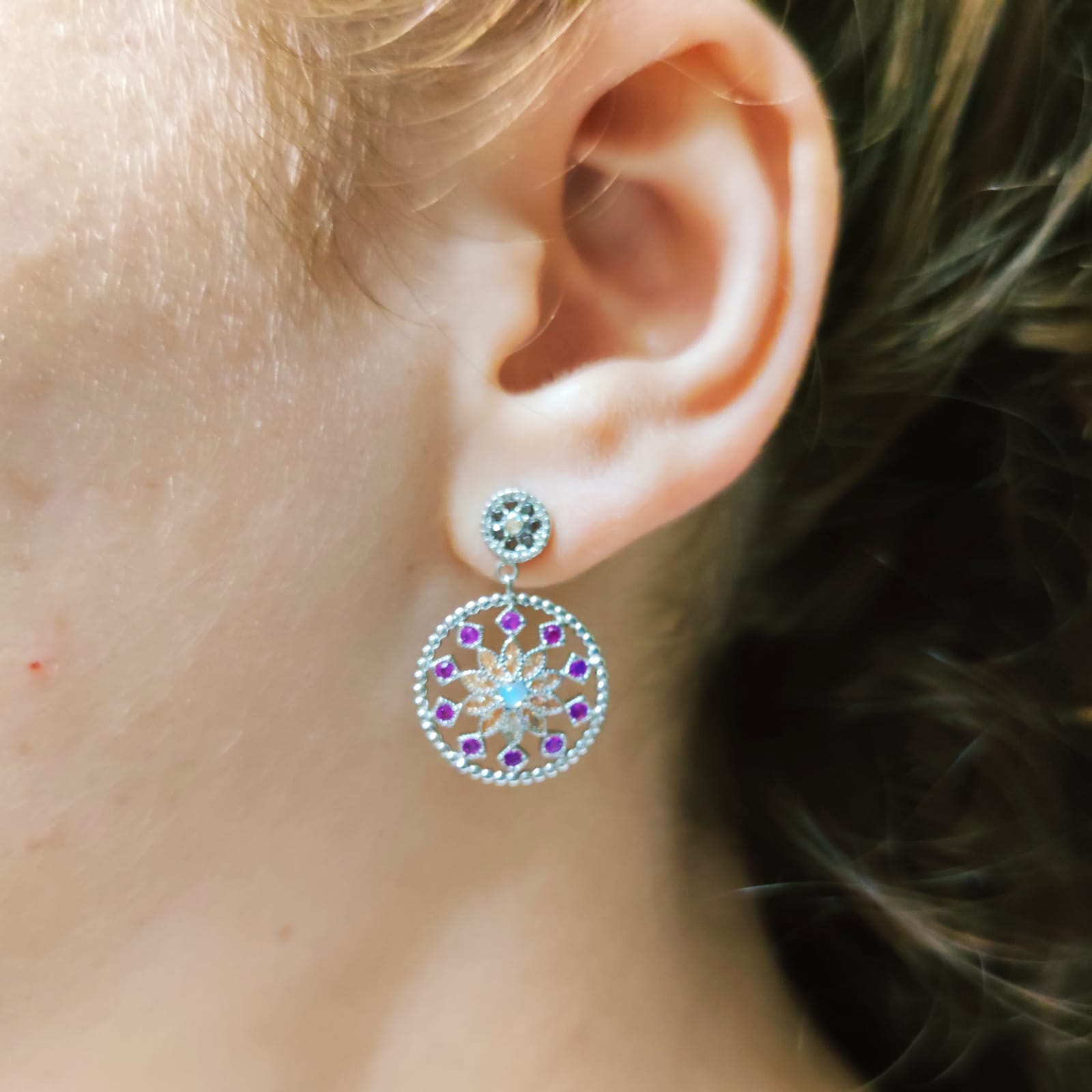 Pendientes círculo en Plata rodiada y piedras multicolor 1