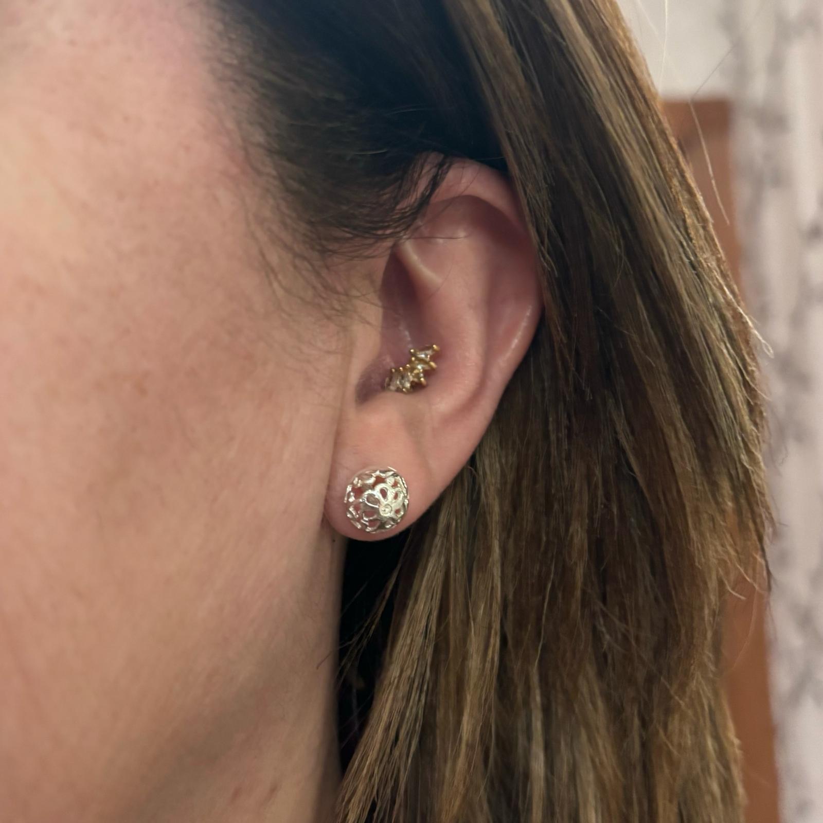 Pendientes media bola calada 10mm de Plata de ley 2