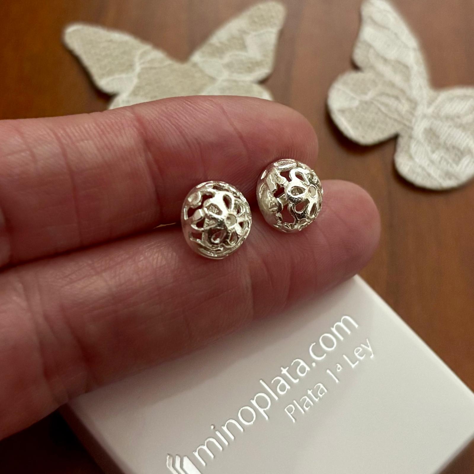Pendientes media bola calada 10mm de Plata de ley 3