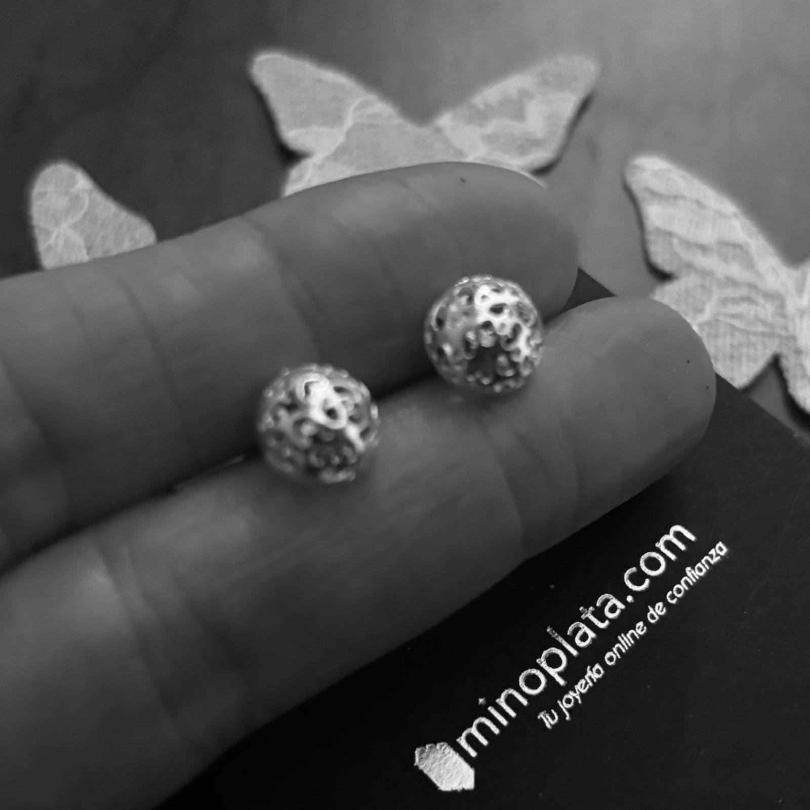 Pendientes media bola calada 8mm de Plata de ley 2